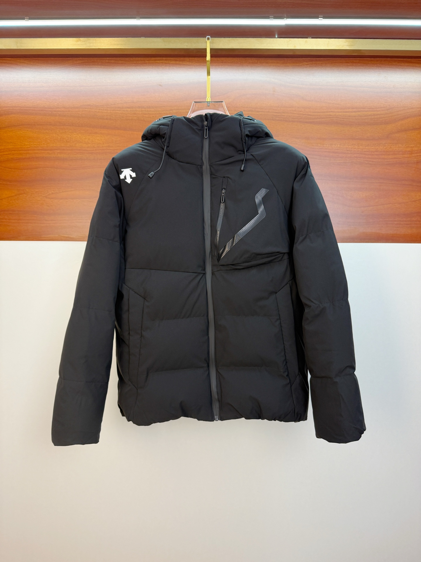 P迪桑特棉服25ss早秋【新品】秋冬专柜新款休闲棉服外套！超前卫设计风格 细腻舒适 穿着非常轻便不易起皱