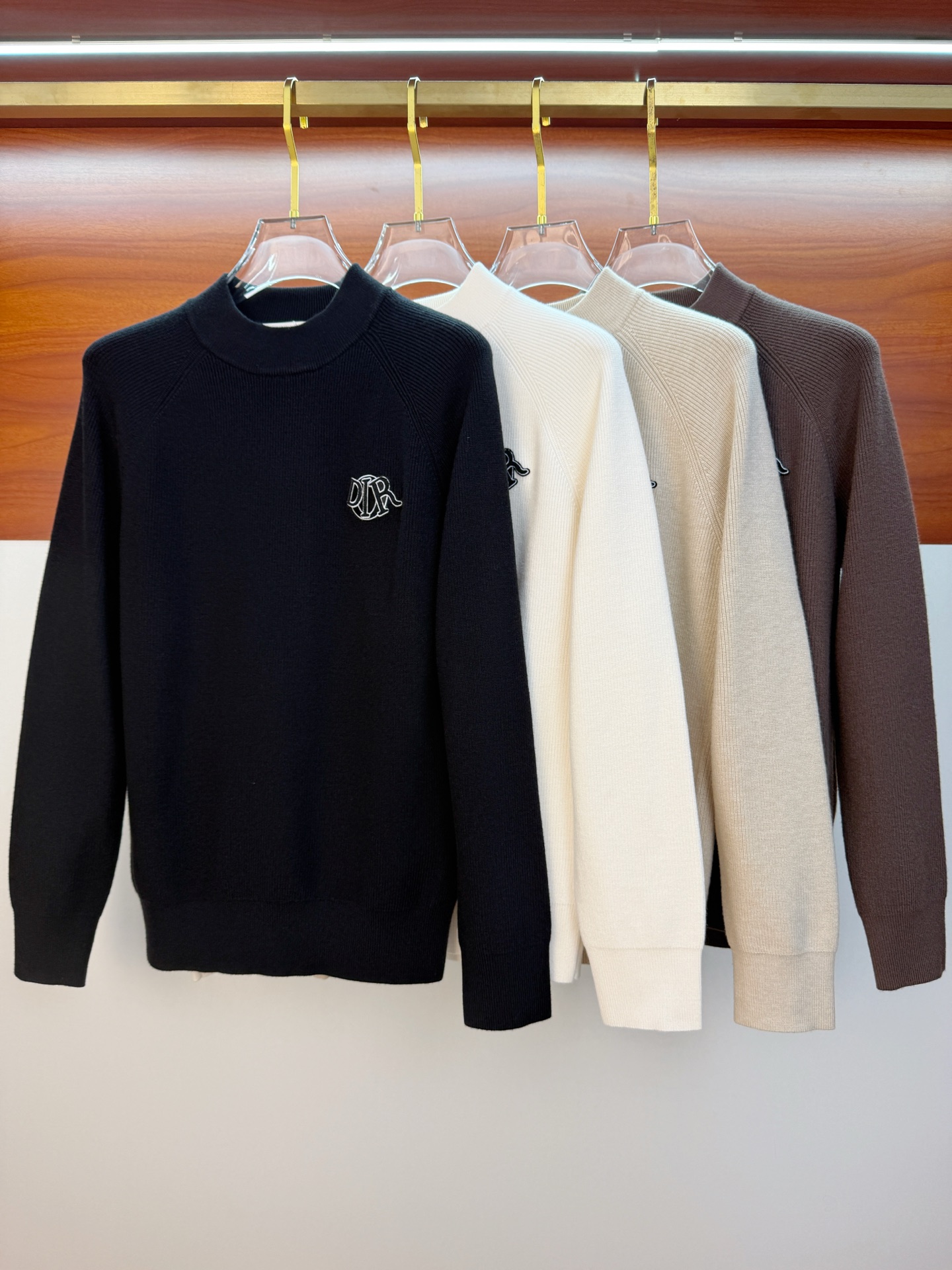 P迪奥2025【新品】秋冬新款针织羊毛开衫 高品质意大利进口羊毛混纺面料，高密度针织，时尚百搭毛衣，帅气