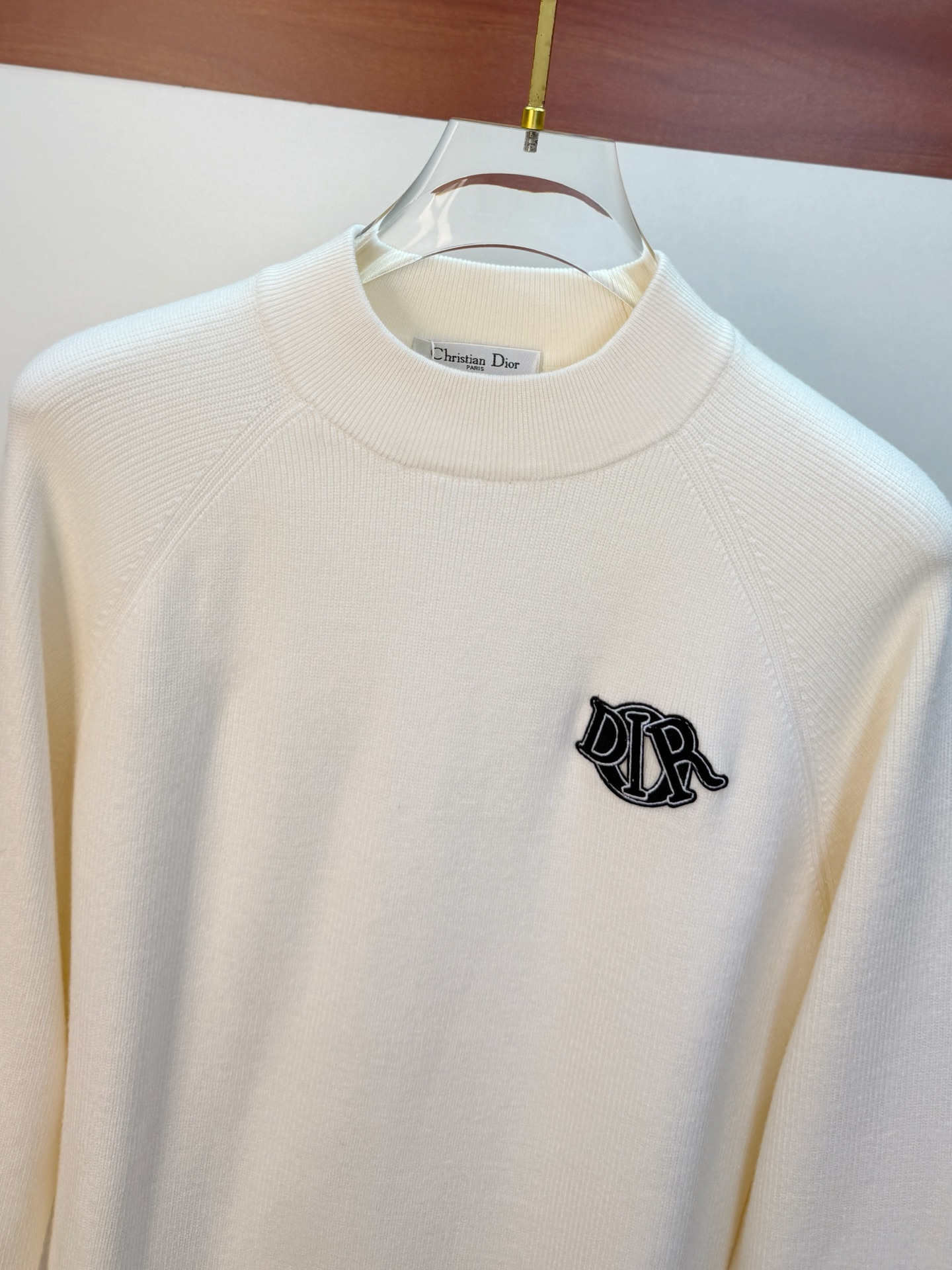 P迪奥2025【新品】秋冬新款针织羊毛开衫 高品质意大利进口羊毛混纺面料，高密度针织，时尚百搭毛衣，帅气