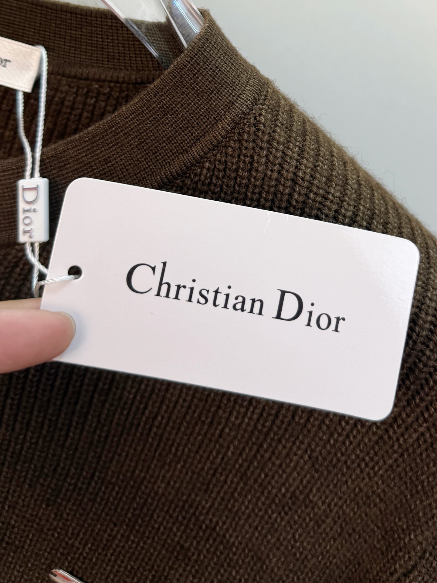 P迪奥2025【新品】秋冬新款针织羊毛开衫 高品质意大利进口羊毛混纺面料，高密度针织，时尚百搭毛衣，帅气