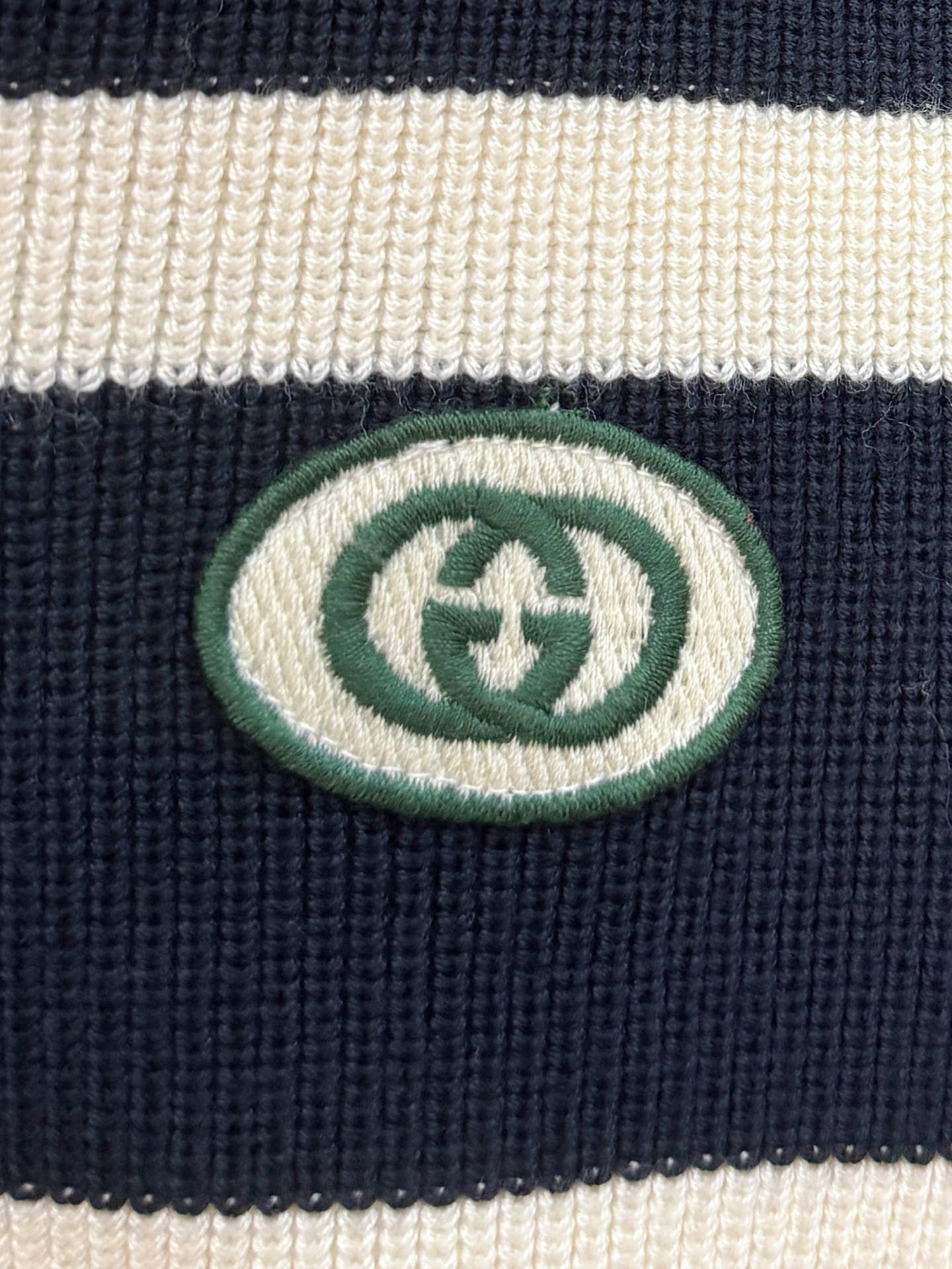 P杰尼亚2025【新品】秋冬新款针织羊毛开衫 高品质意大利进口羊毛混纺面料，高密度针织，时尚百搭毛衣，帅