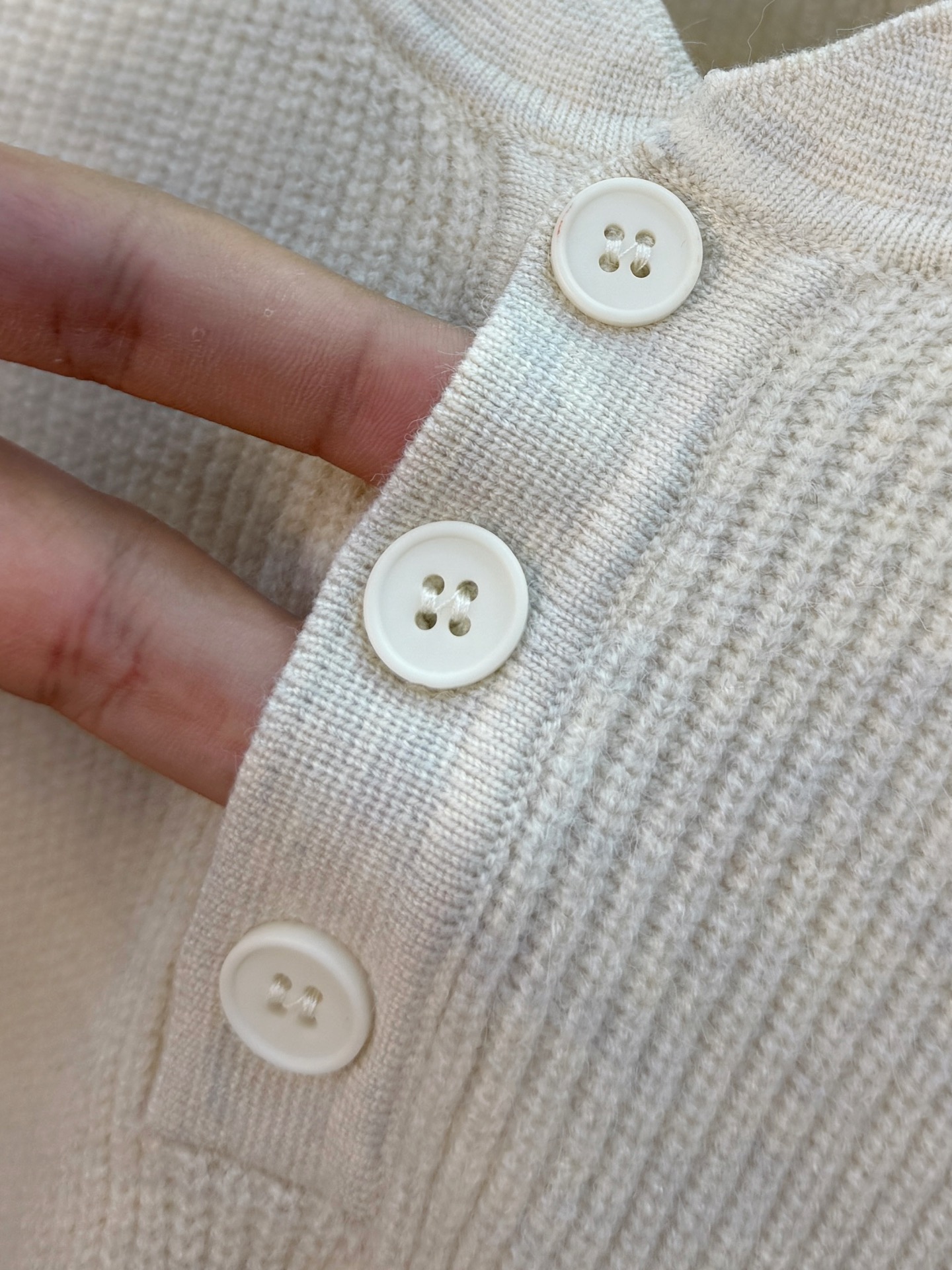 P迪奥2025【新品】秋冬新款针织羊毛开衫 高品质意大利进口羊毛混纺面料，高密度针织，时尚百搭毛衣，帅气