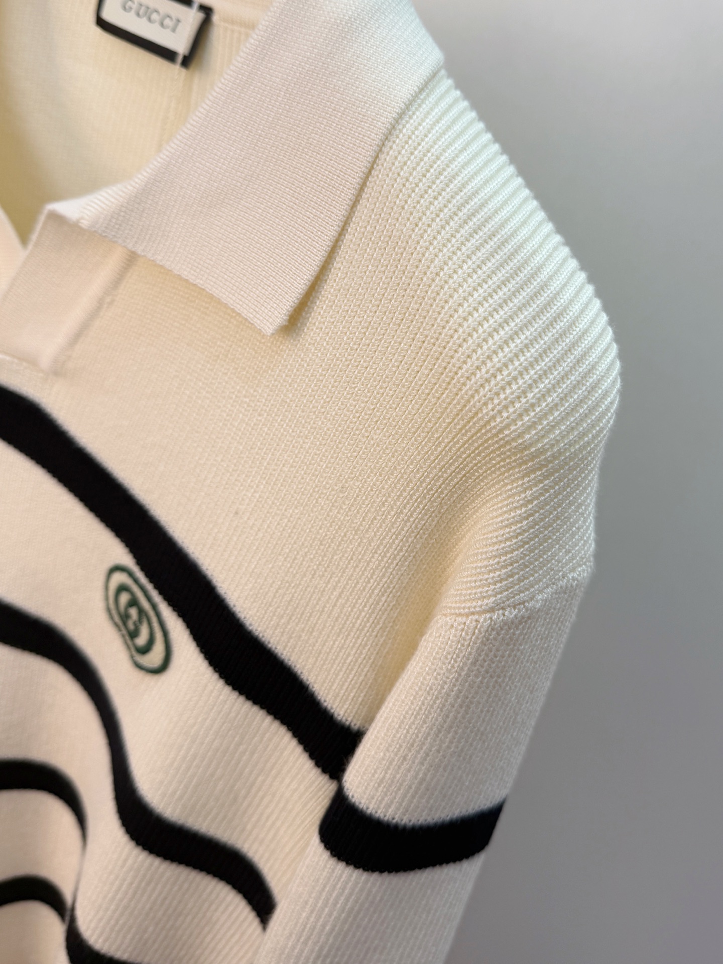 P古驰2025【新品】秋冬新款针织羊毛开衫 高品质意大利进口羊毛混纺面料，高密度针织，时尚百搭毛衣，帅气