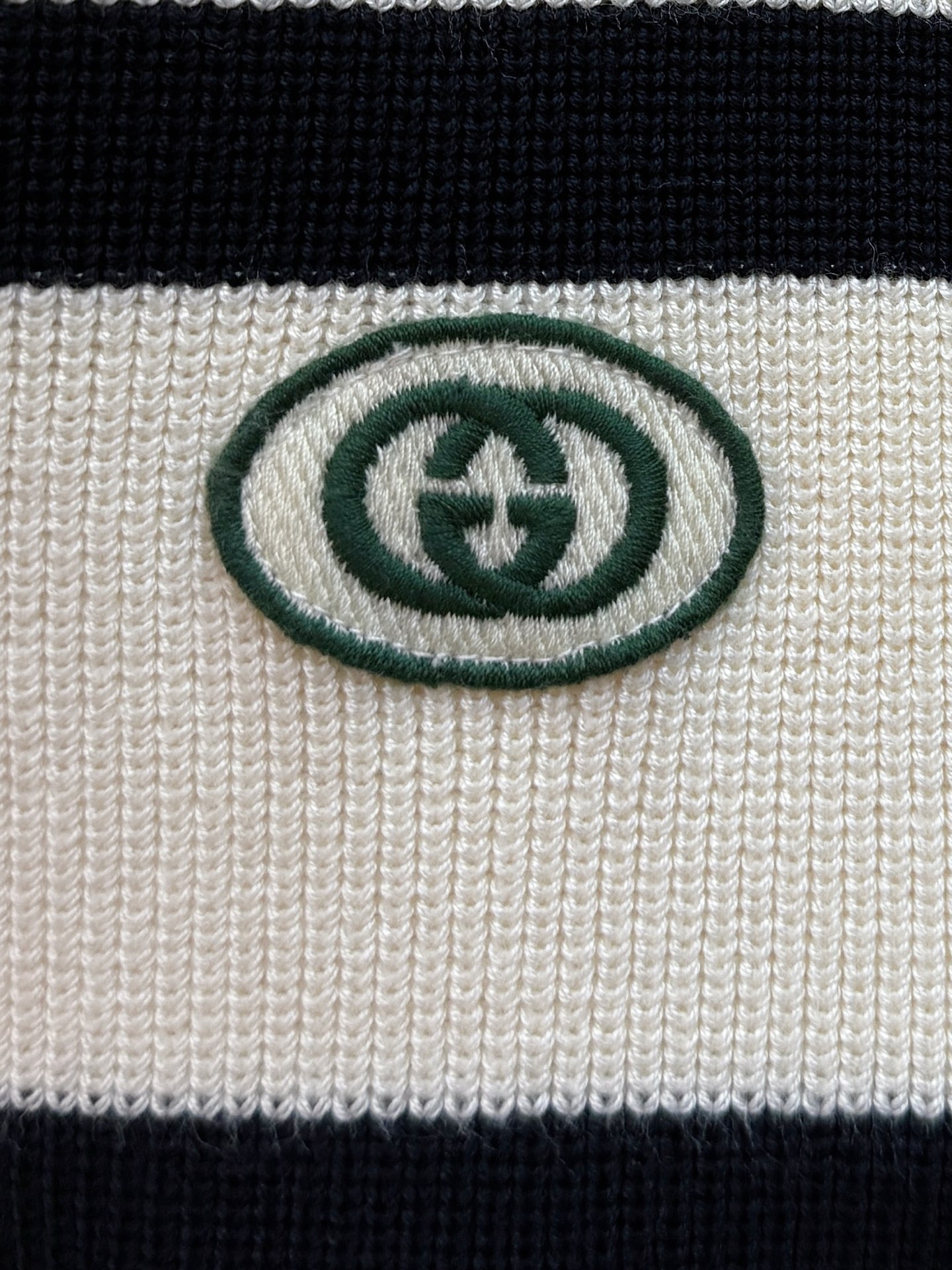 P古驰2025【新品】秋冬新款针织羊毛开衫 高品质意大利进口羊毛混纺面料，高密度针织，时尚百搭毛衣，帅气