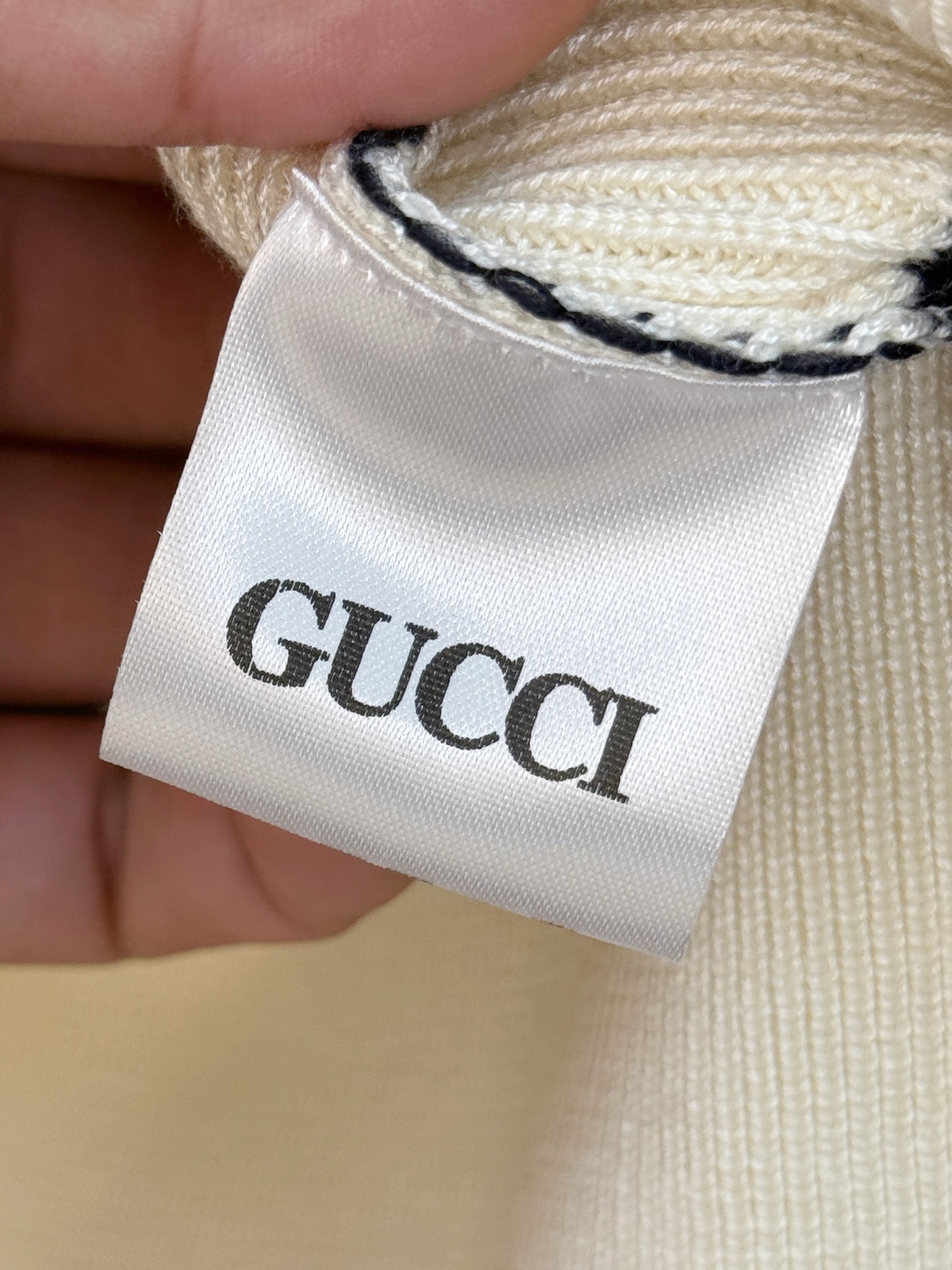 P古驰2025【新品】秋冬新款针织羊毛开衫 高品质意大利进口羊毛混纺面料，高密度针织，时尚百搭毛衣，帅气