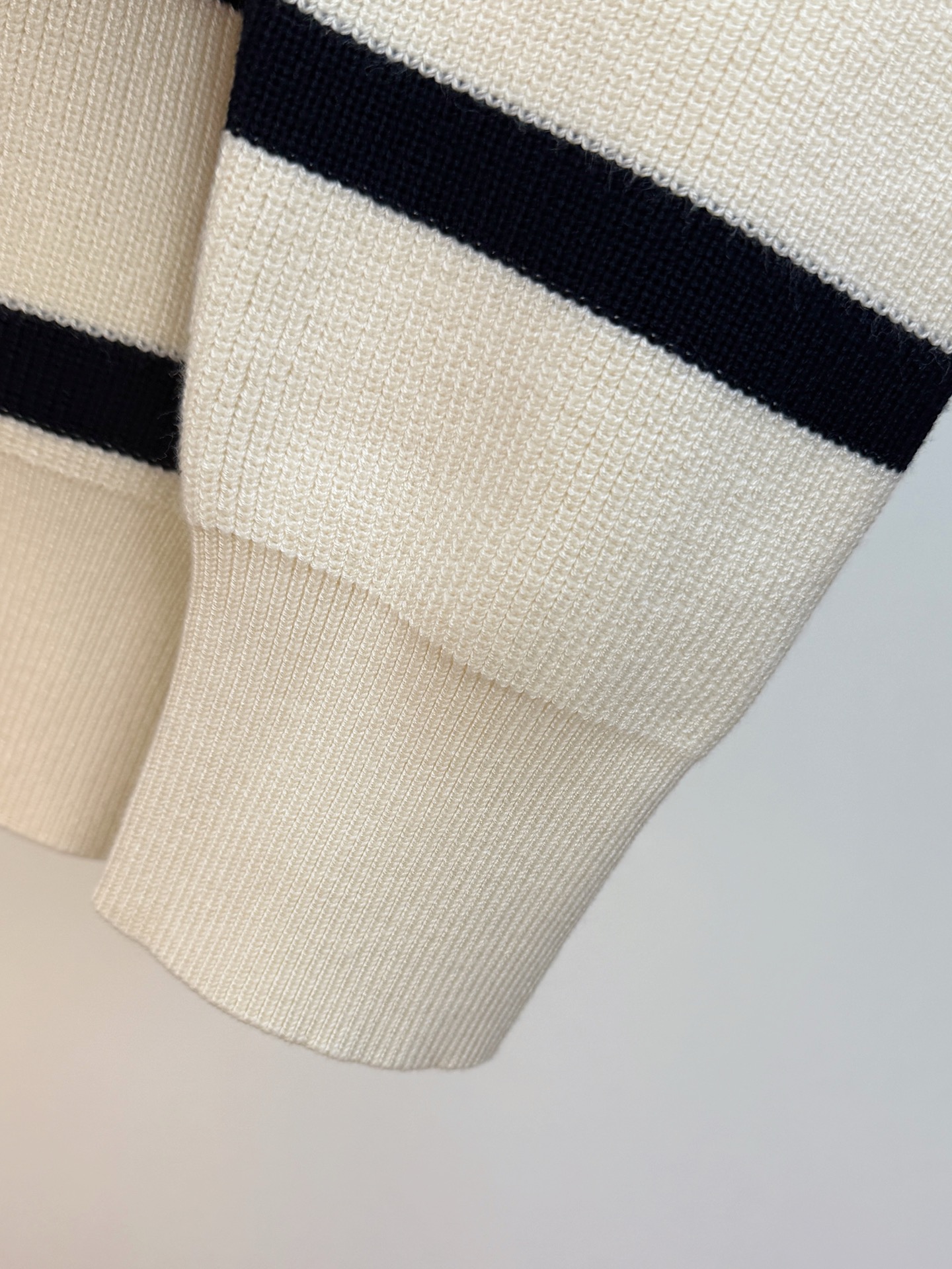 P古驰2025【新品】秋冬新款针织羊毛开衫 高品质意大利进口羊毛混纺面料，高密度针织，时尚百搭毛衣，帅气