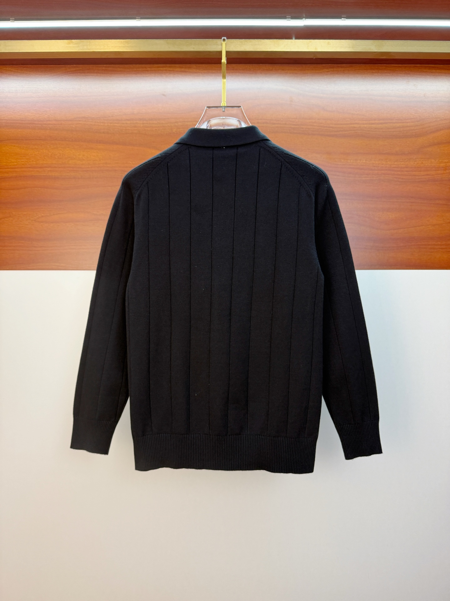 P普拉达2025【新品】秋冬新款针织羊毛开衫 高品质意大利进口羊毛混纺面料，高密度针织，时尚百搭毛衣，帅