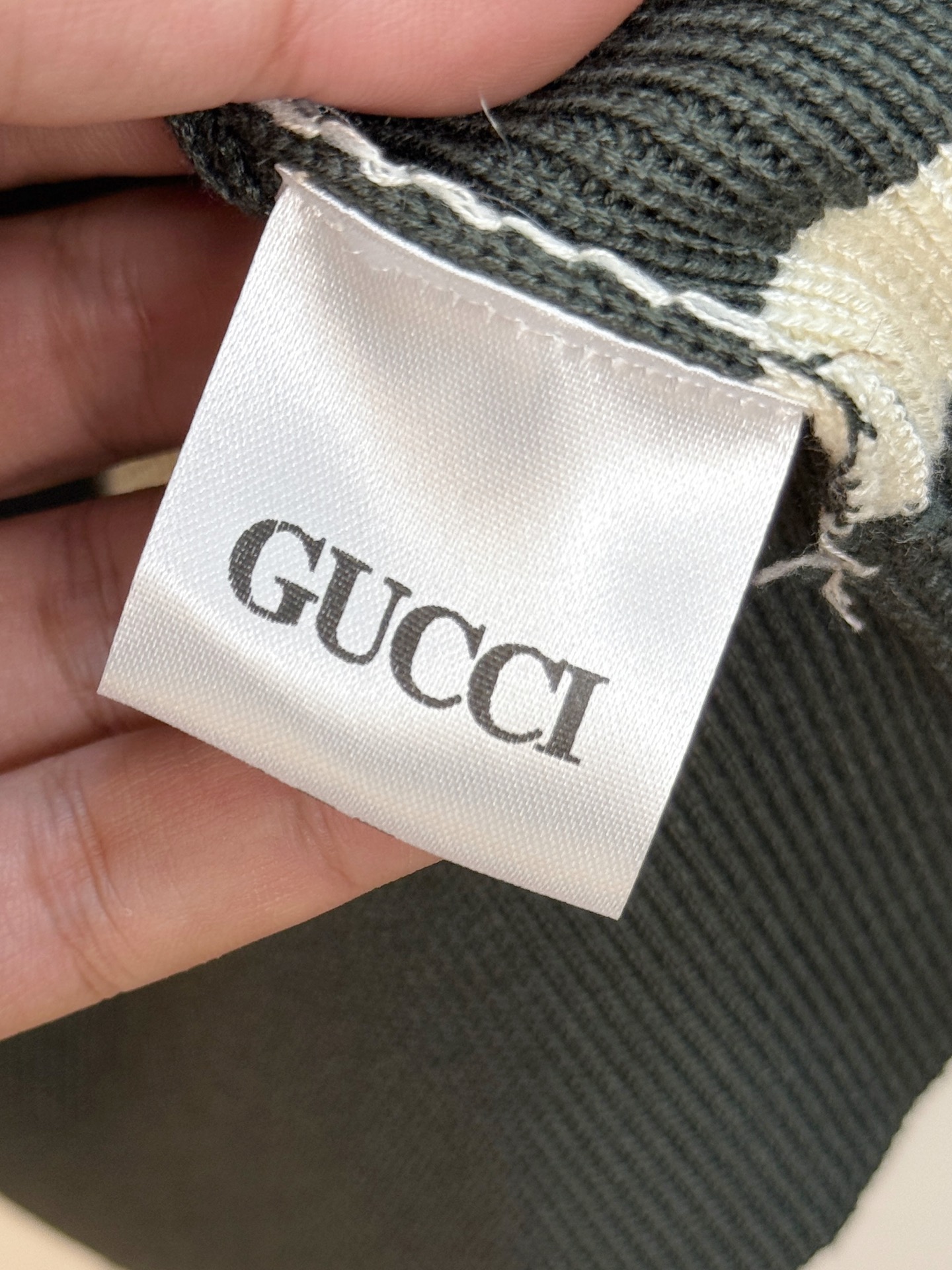 P古驰2025【新品】秋冬新款针织羊毛开衫 高品质意大利进口羊毛混纺面料，高密度针织，时尚百搭毛衣，帅气