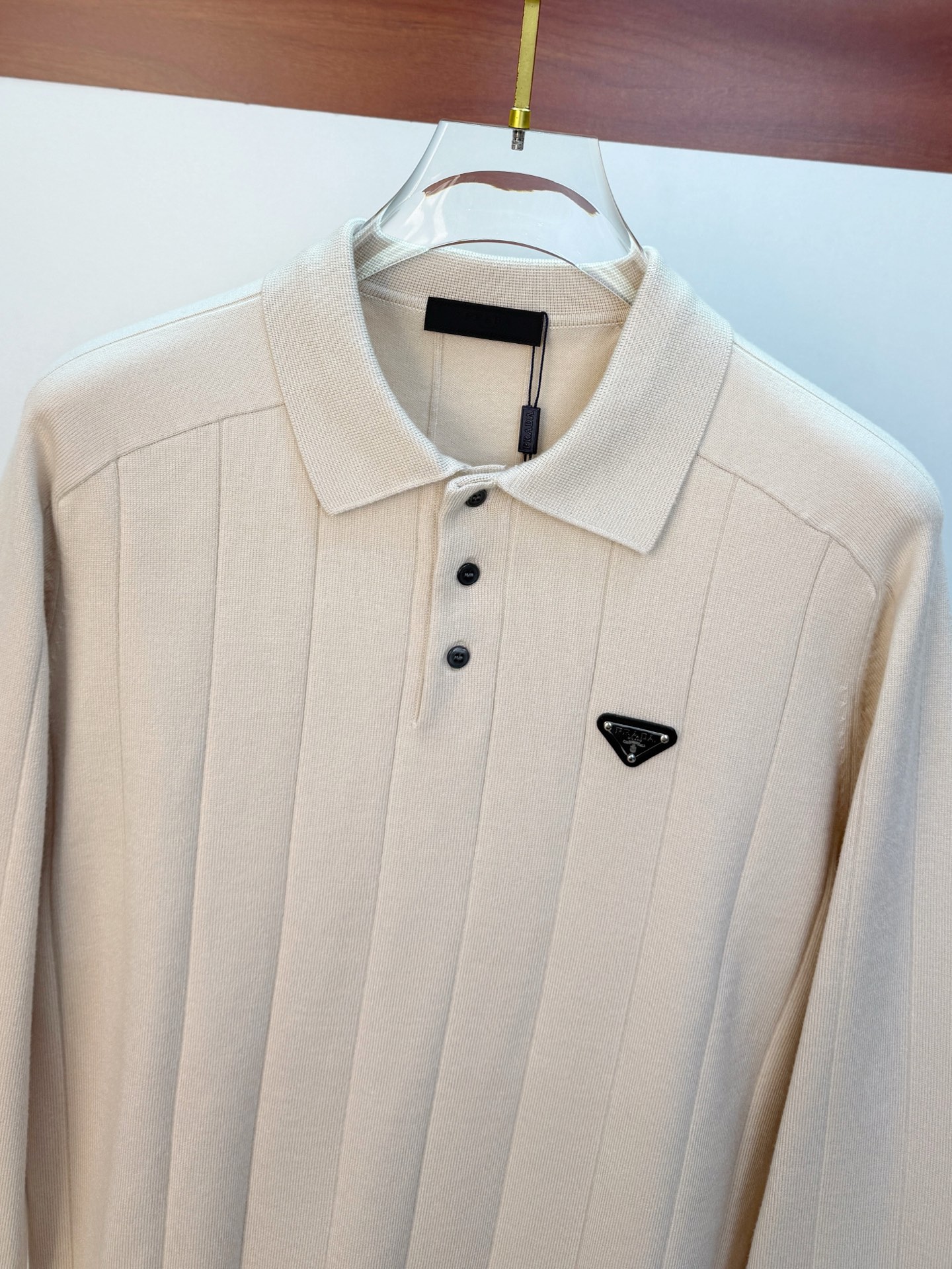 P普拉达2025【新品】秋冬新款针织羊毛开衫 高品质意大利进口羊毛混纺面料，高密度针织，时尚百搭毛衣，帅