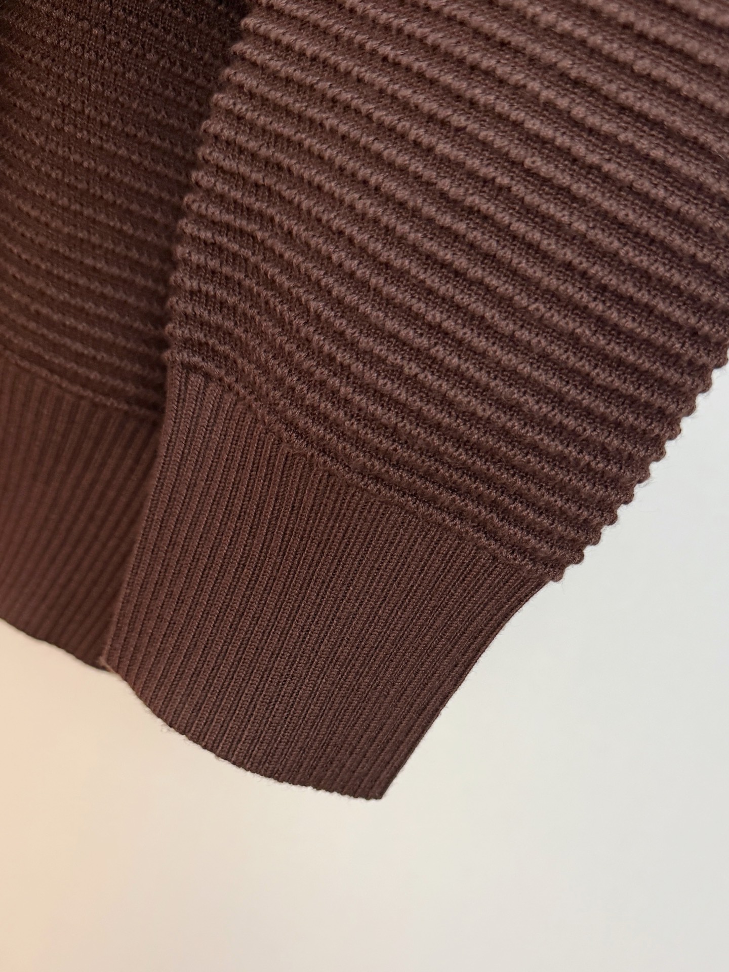 Pmiumiu2025【新品】秋冬新款针织羊毛开衫 高品质意大利进口羊毛混纺面料，高密度针织，时尚百搭毛