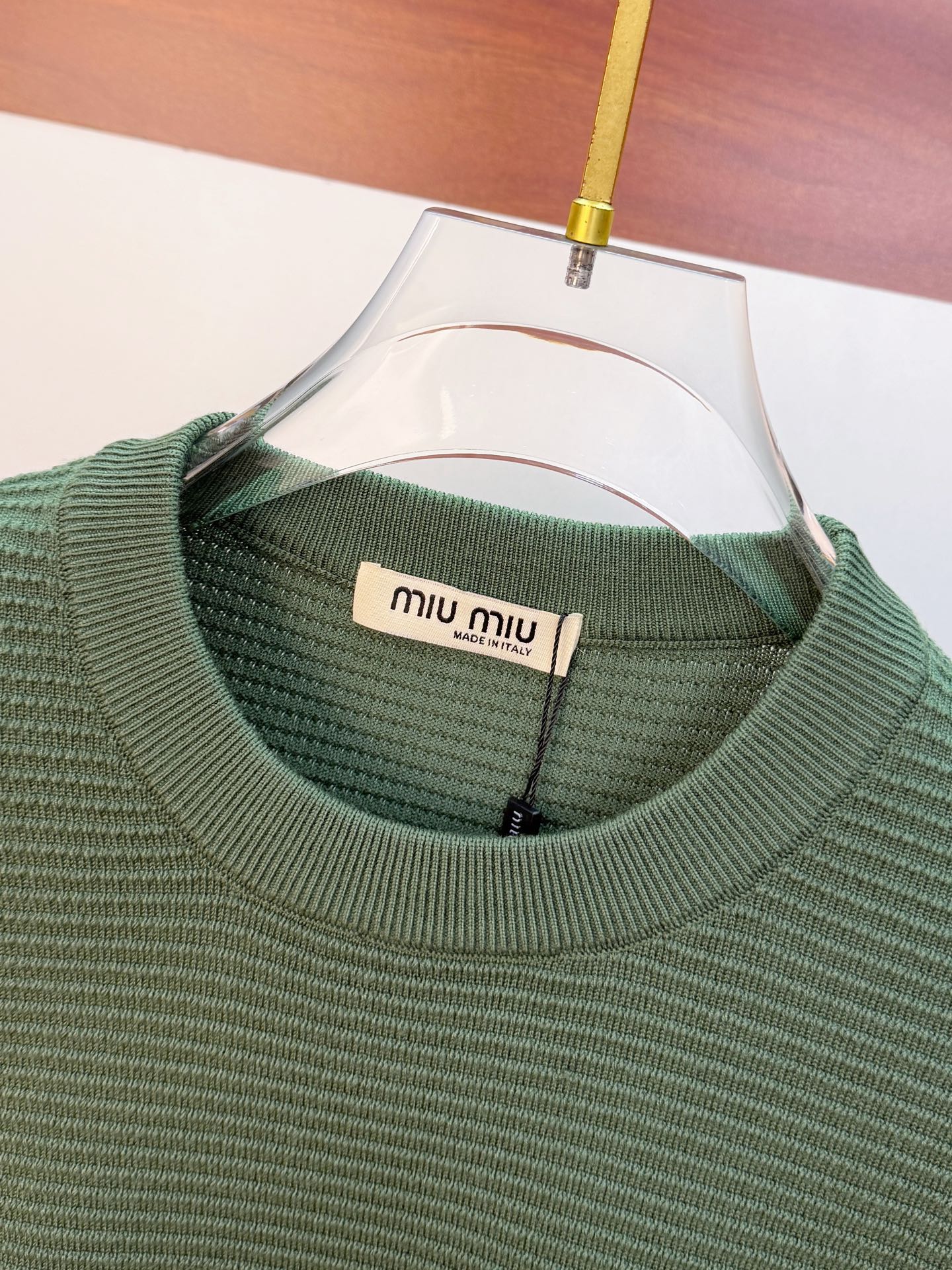 Pmiumiu2025【新品】秋冬新款针织羊毛开衫 高品质意大利进口羊毛混纺面料，高密度针织，时尚百搭毛