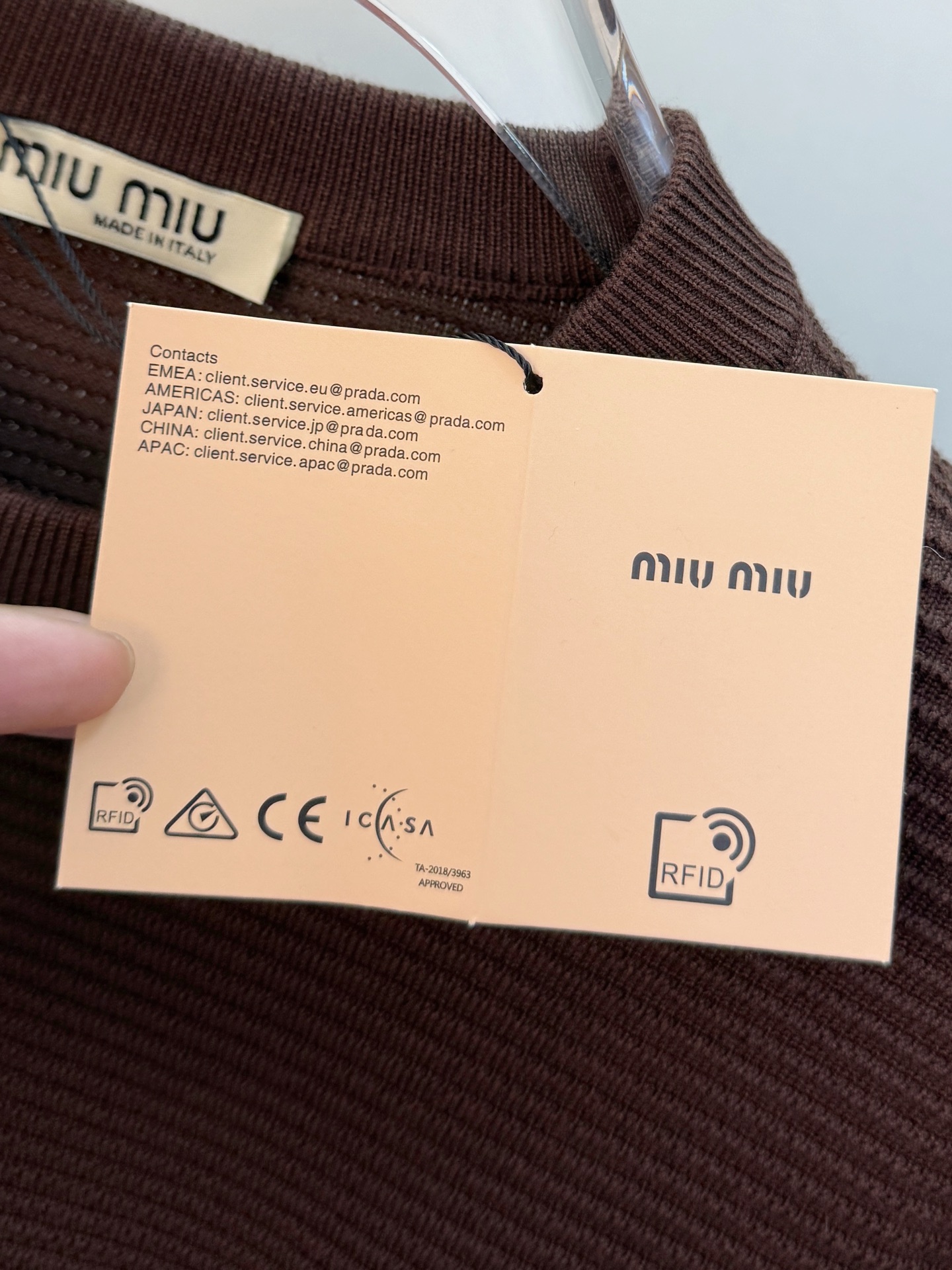 Pmiumiu2025【新品】秋冬新款针织羊毛开衫 高品质意大利进口羊毛混纺面料，高密度针织，时尚百搭毛