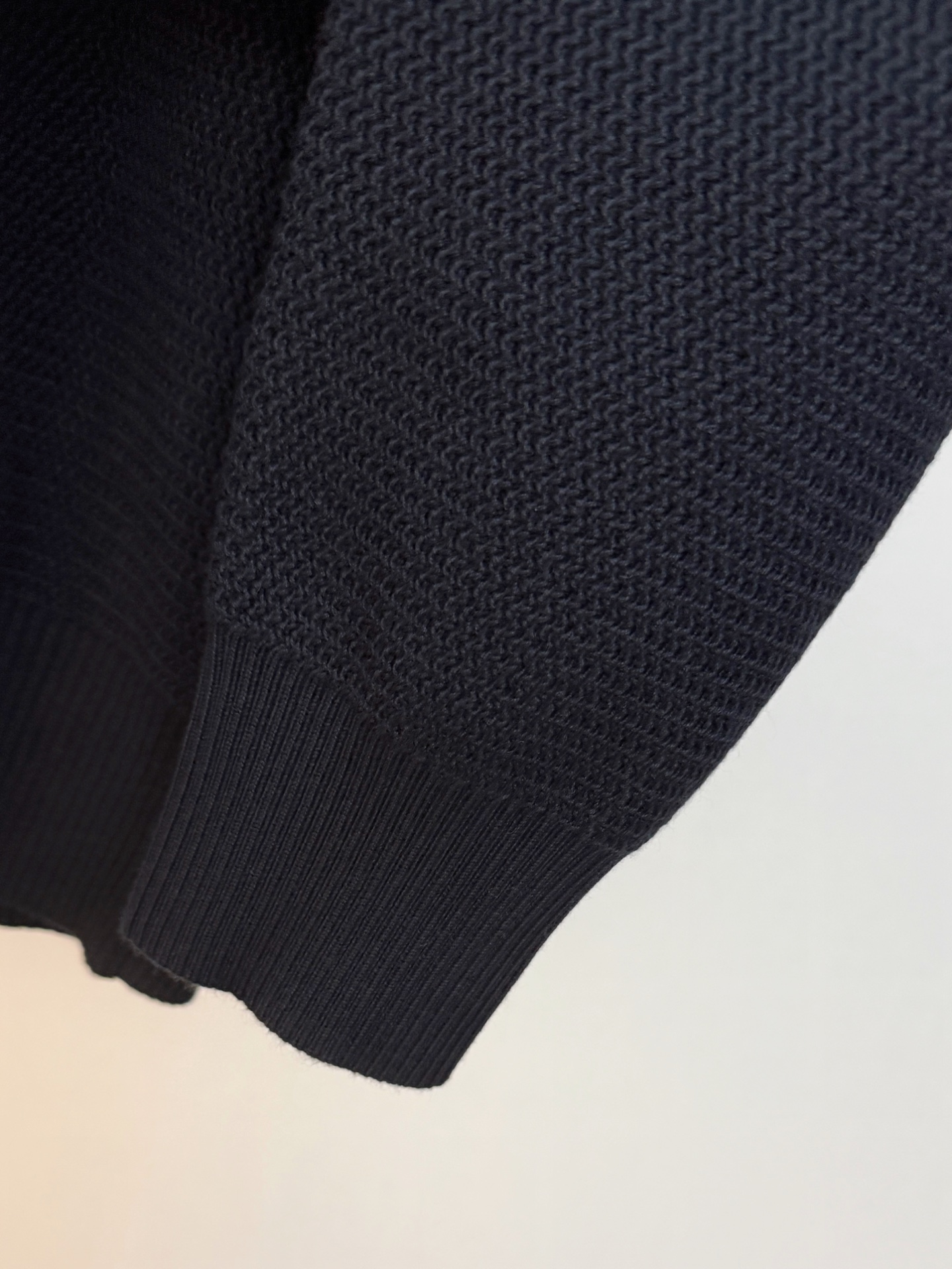 P赛琳2025【新品】秋冬新款针织羊毛开衫 高品质意大利进口羊毛混纺面料，高密度针织，时尚百搭毛衣，帅气