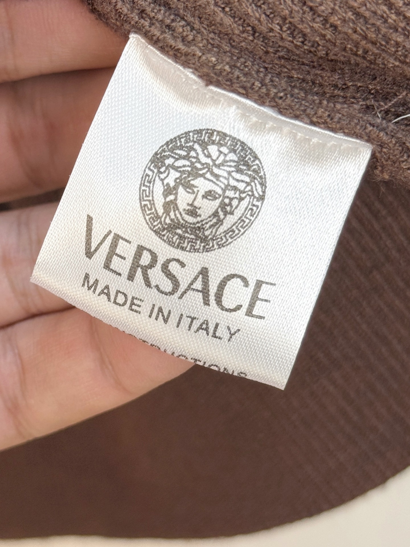 P范思哲2025【新品】秋冬新款针织羊毛开衫 高品质意大利进口羊毛混纺面料，高密度针织，时尚百搭毛衣，帅