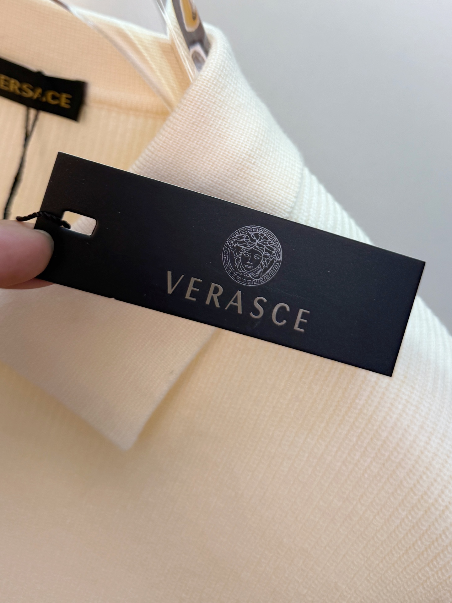 P范思哲2025【新品】秋冬新款针织羊毛开衫 高品质意大利进口羊毛混纺面料，高密度针织，时尚百搭毛衣，帅