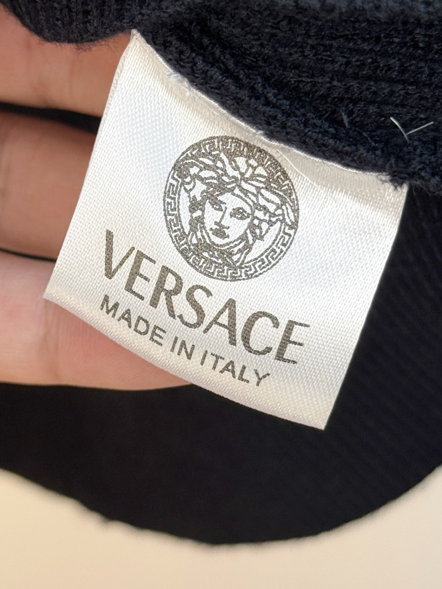 P范思哲2025【新品】秋冬新款针织羊毛开衫 高品质意大利进口羊毛混纺面料，高密度针织，时尚百搭毛衣，帅