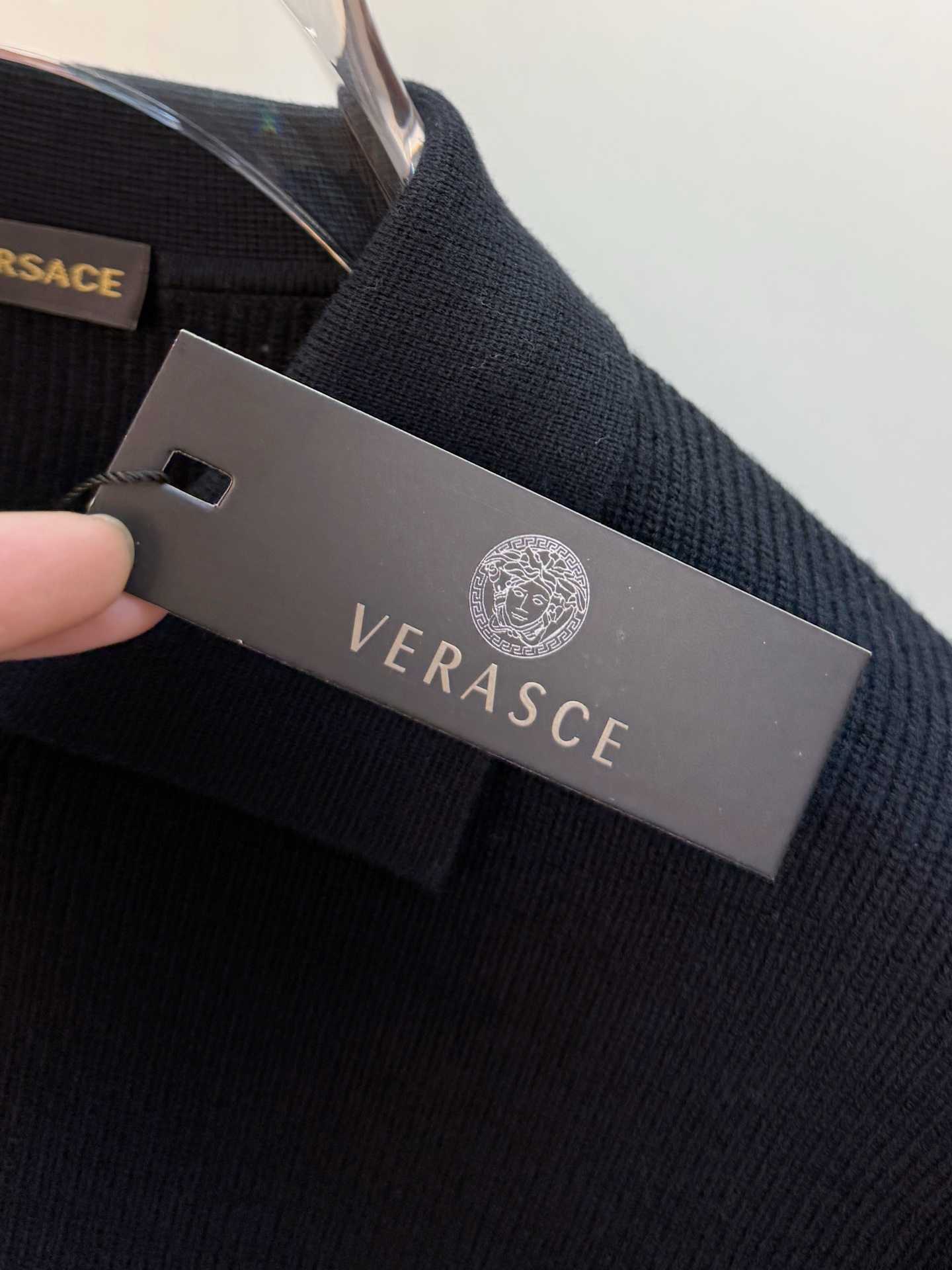 P范思哲2025【新品】秋冬新款针织羊毛开衫 高品质意大利进口羊毛混纺面料，高密度针织，时尚百搭毛衣，帅