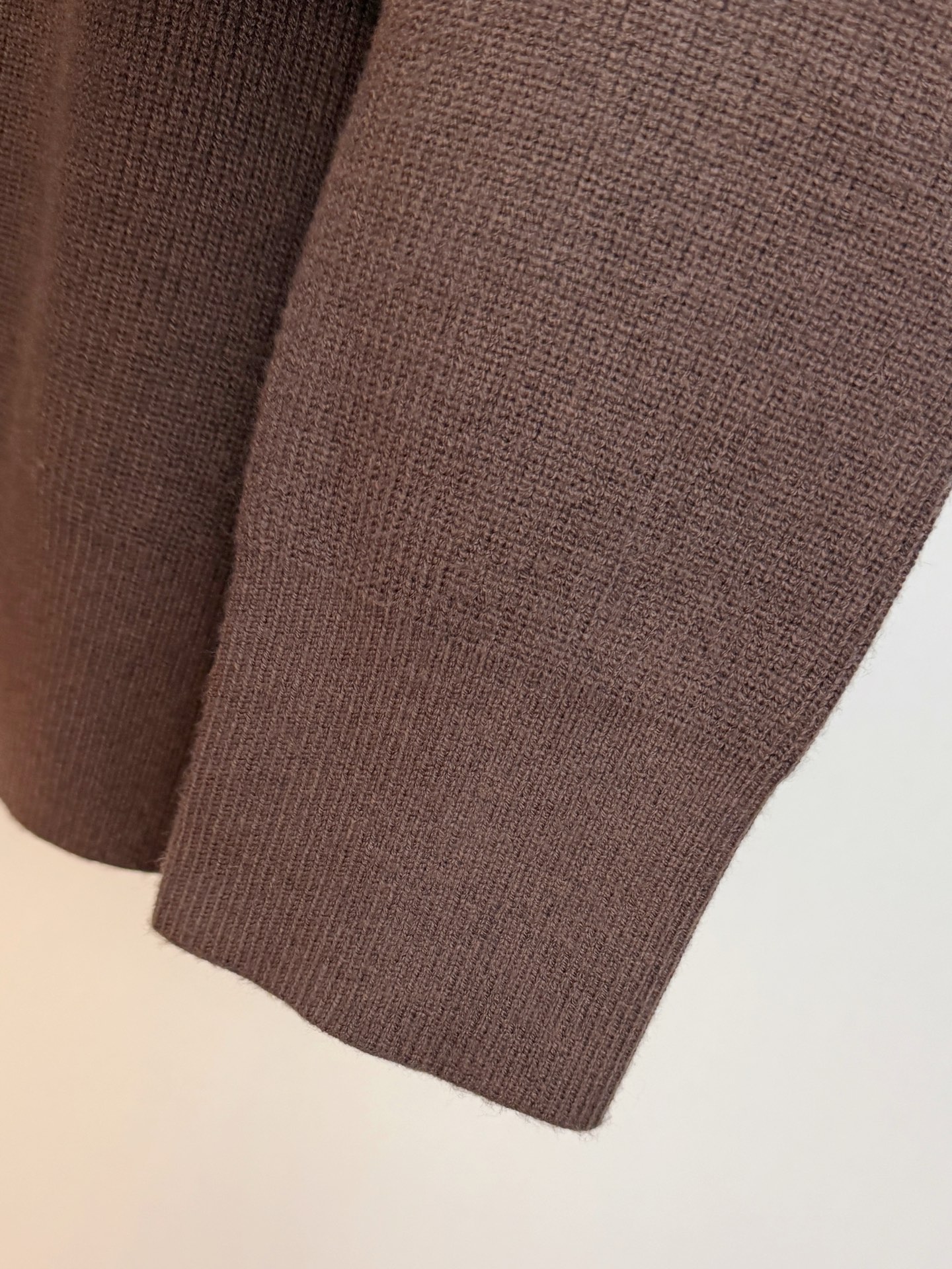 P范思哲2025【新品】秋冬新款针织羊毛开衫 高品质意大利进口羊毛混纺面料，高密度针织，时尚百搭毛衣，帅