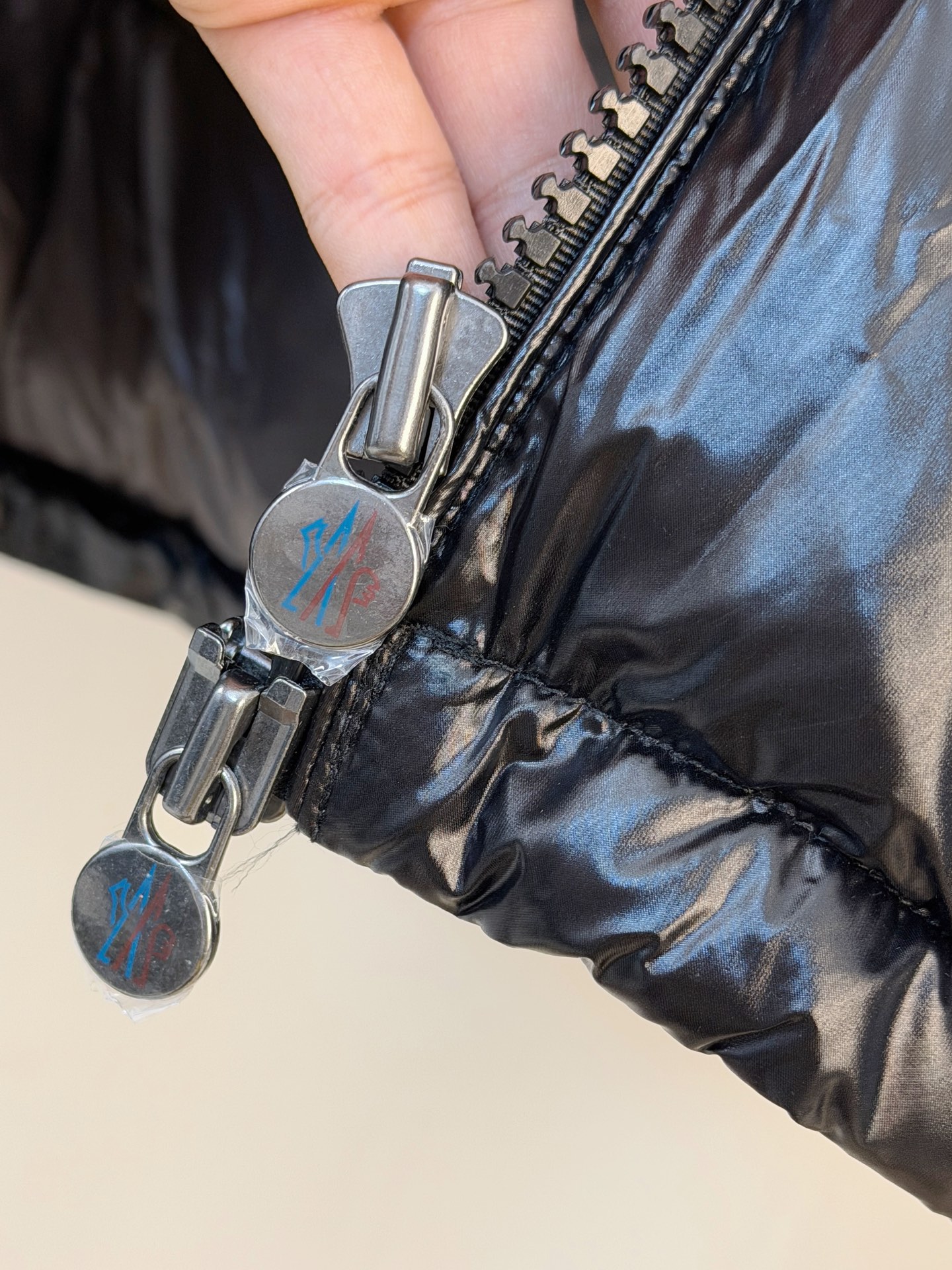 P蒙口25ss秋冬新款🆕鹅绒羽绒服原版1:1订制五金配件全进口原版定制 欢迎专柜对比 绝对的高品质 采用