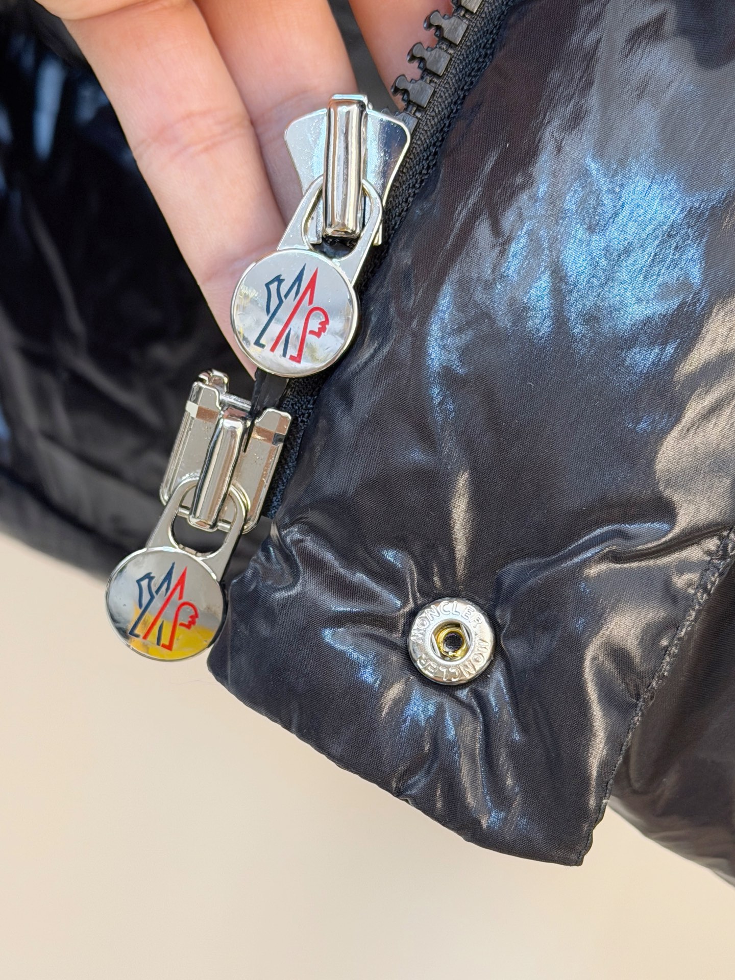 P蒙口25ss秋冬新款🆕鹅绒羽绒服原版1:1订制五金配件全进口原版定制 欢迎专柜对比 绝对的高品质 采用