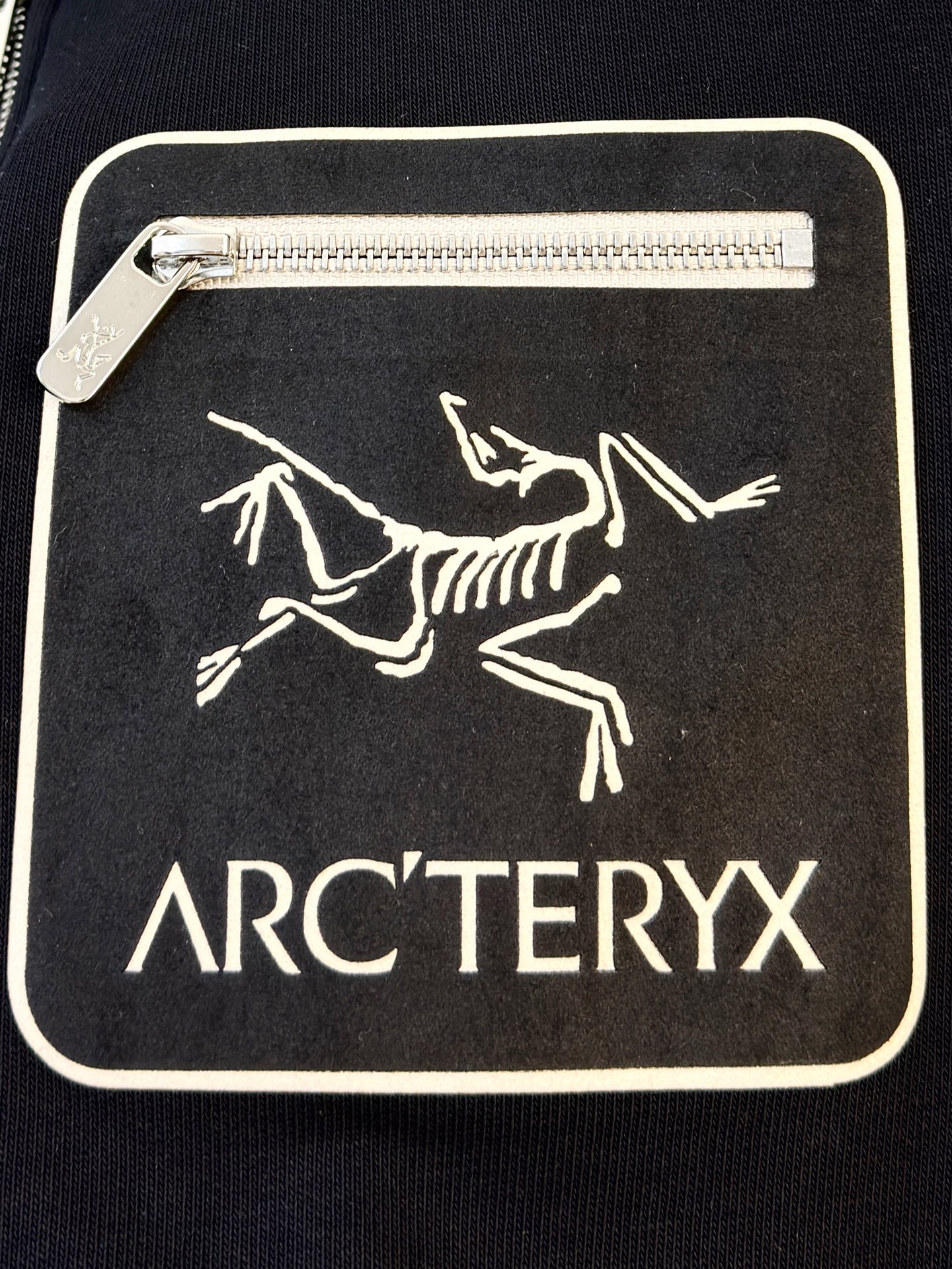 P始祖鸟2025秋冬新款专柜同款休闲空气层面料套装，透气舒适休闲！高级感满满！细节精致高档，做工无可挑剔