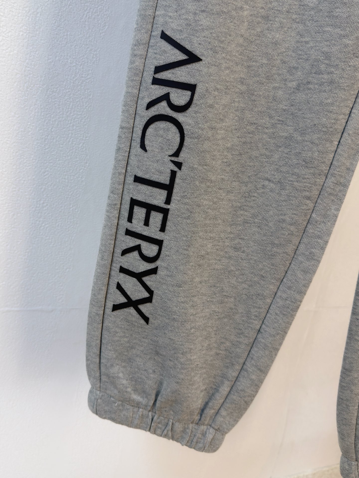 P始祖鸟2025秋冬新款专柜同款休闲空气层面料套装，透气舒适休闲！高级感满满！细节精致高档，做工无可挑剔