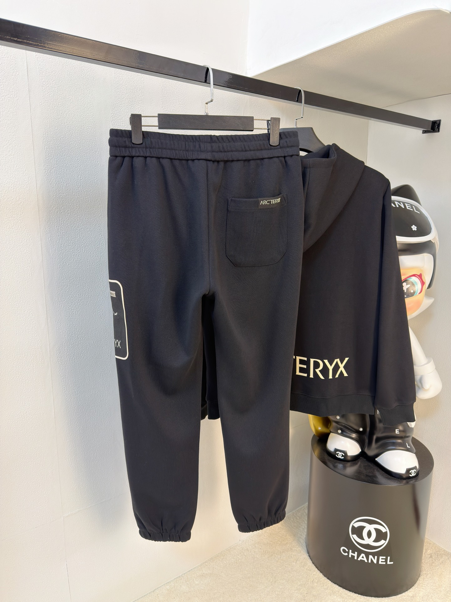 P始祖鸟2025秋冬新款专柜同款休闲空气层面料套装，透气舒适休闲！高级感满满！细节精致高档，做工无可挑剔