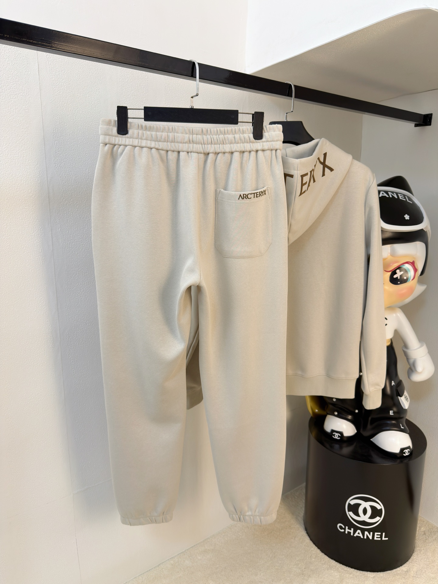 P始祖鸟2025秋冬新款专柜同款休闲空气层面料套装，透气舒适休闲！高级感满满！细节精致高档，做工无可挑剔