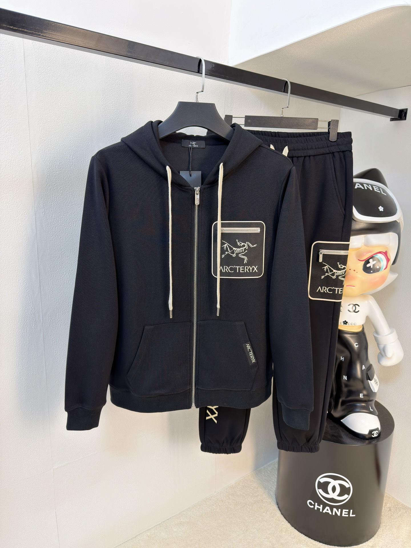 P始祖鸟2025秋冬新款专柜同款休闲空气层面料套装，透气舒适休闲！高级感满满！细节精致高档，做工无可挑剔