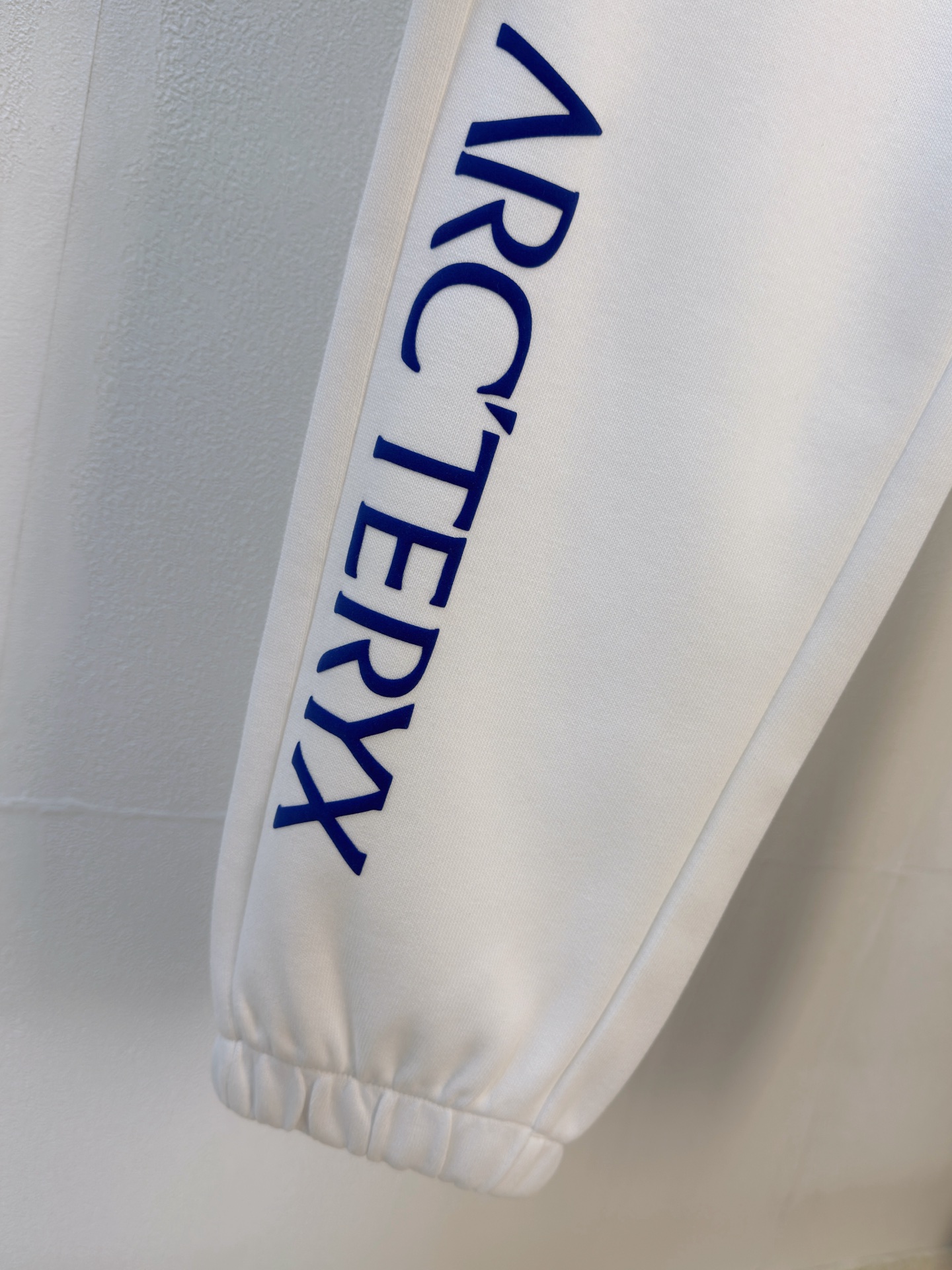 P始祖鸟2025秋冬新款专柜同款休闲空气层面料套装，透气舒适休闲！高级感满满！细节精致高档，做工无可挑剔