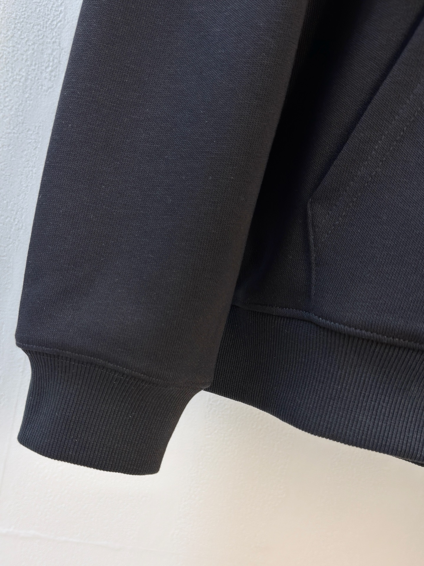 P始祖鸟2025秋冬新款专柜同款休闲空气层面料套装，透气舒适休闲！高级感满满！细节精致高档，做工无可挑剔