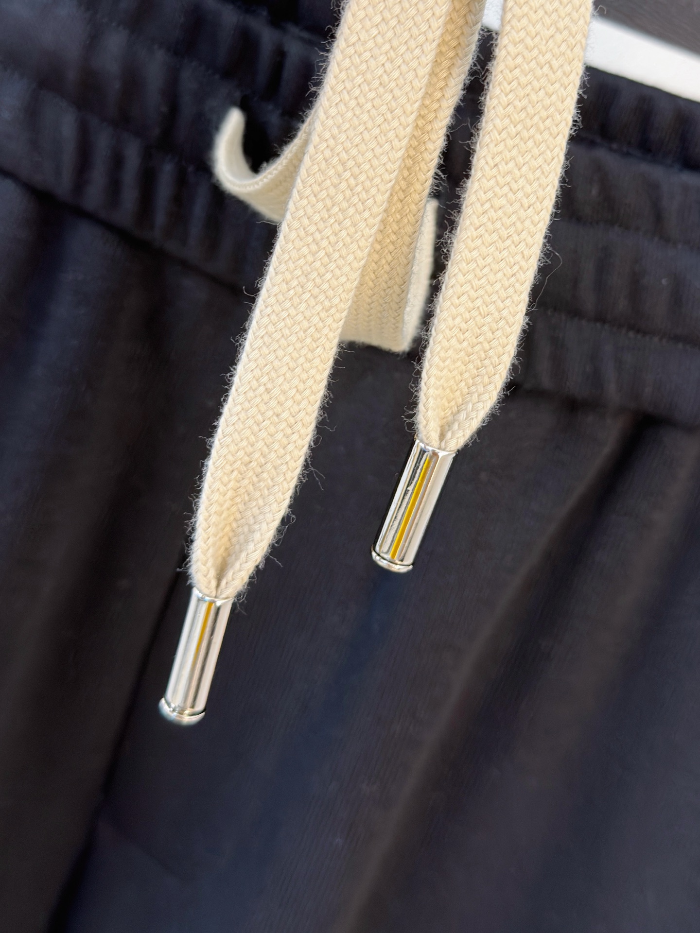 P迪奥2025秋冬新款专柜同款休闲空气层面料套装，透气舒适休闲！高级感满满！细节精致高档，做工无可挑剔！