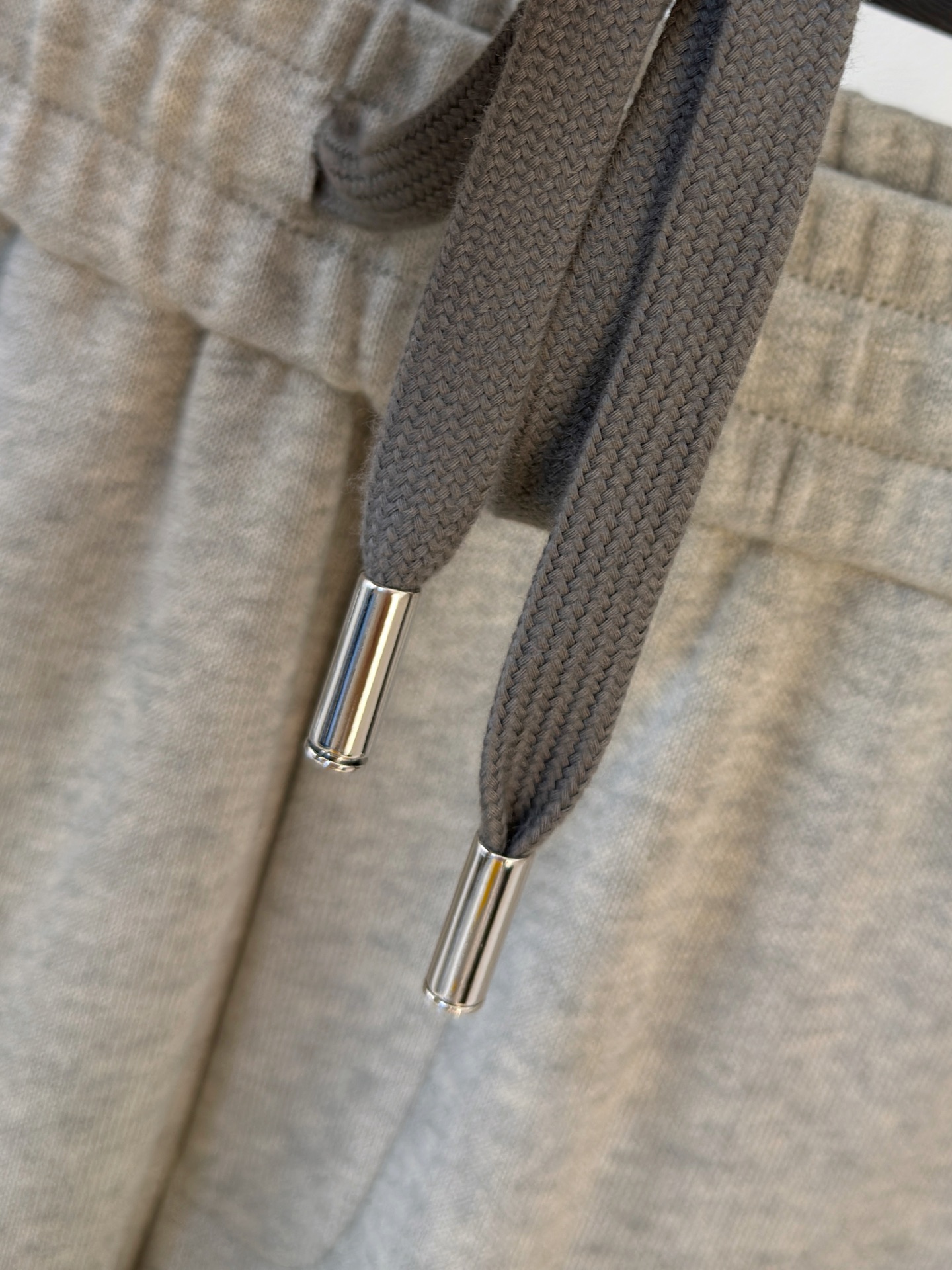 P迪奥2025秋冬新款专柜同款休闲空气层面料套装，透气舒适休闲！高级感满满！细节精致高档，做工无可挑剔！