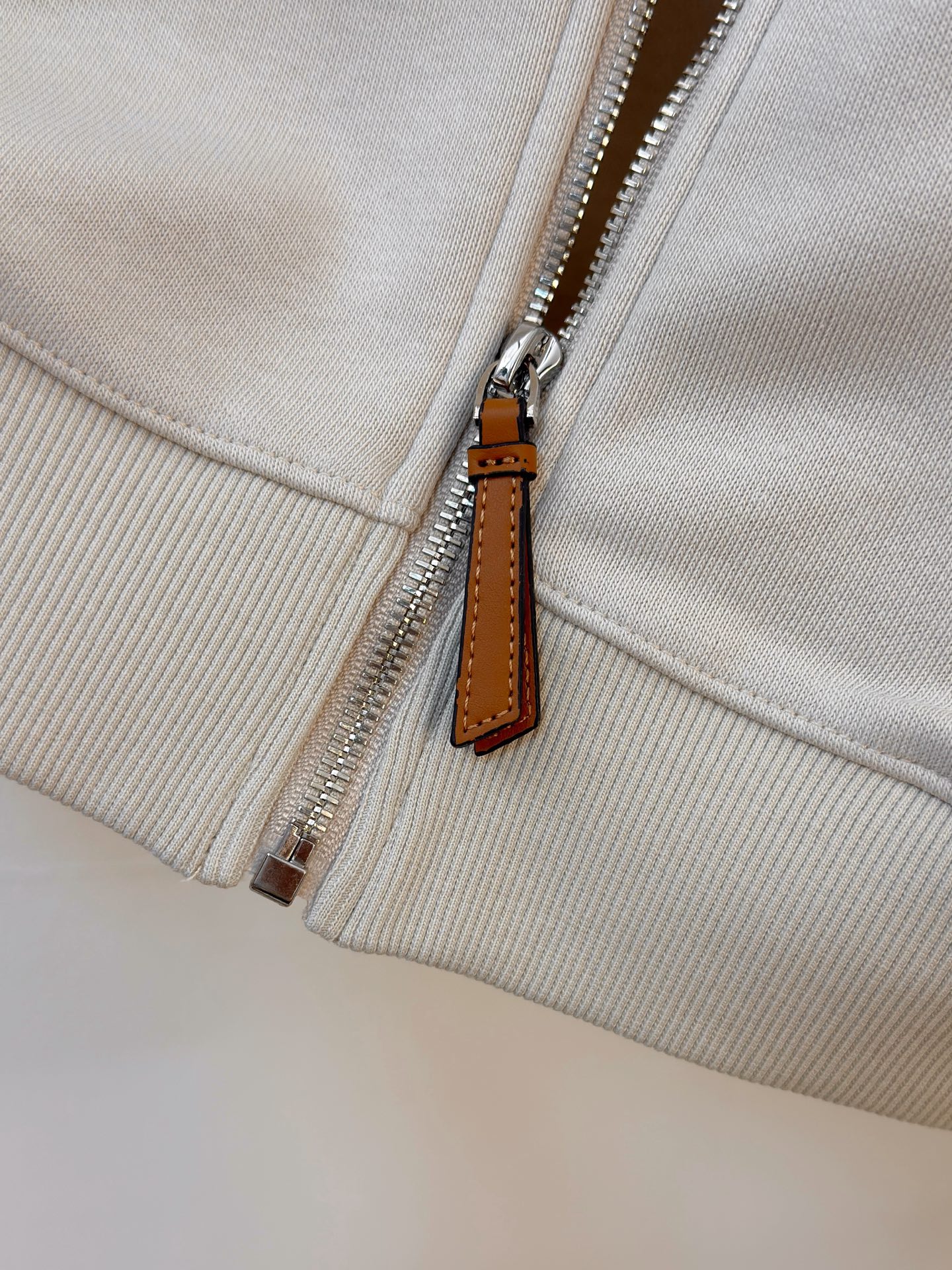 P罗意威2025秋冬新款专柜同款休闲空气层面料套装，透气舒适休闲！高级感满满！细节精致高档，做工无可挑剔