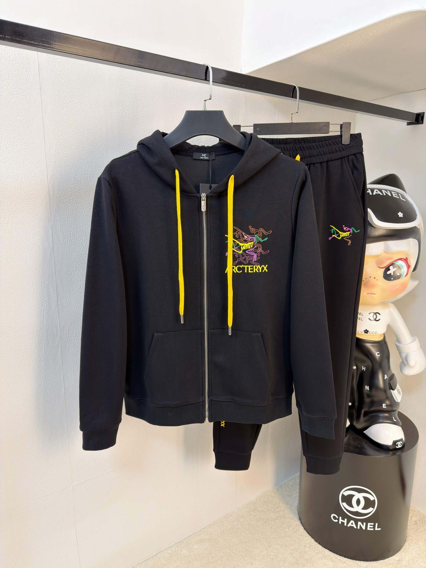 P始祖鸟2025秋冬新款专柜同款休闲空气层面料套装，透气舒适休闲！高级感满满！细节精致高档，做工无可挑剔