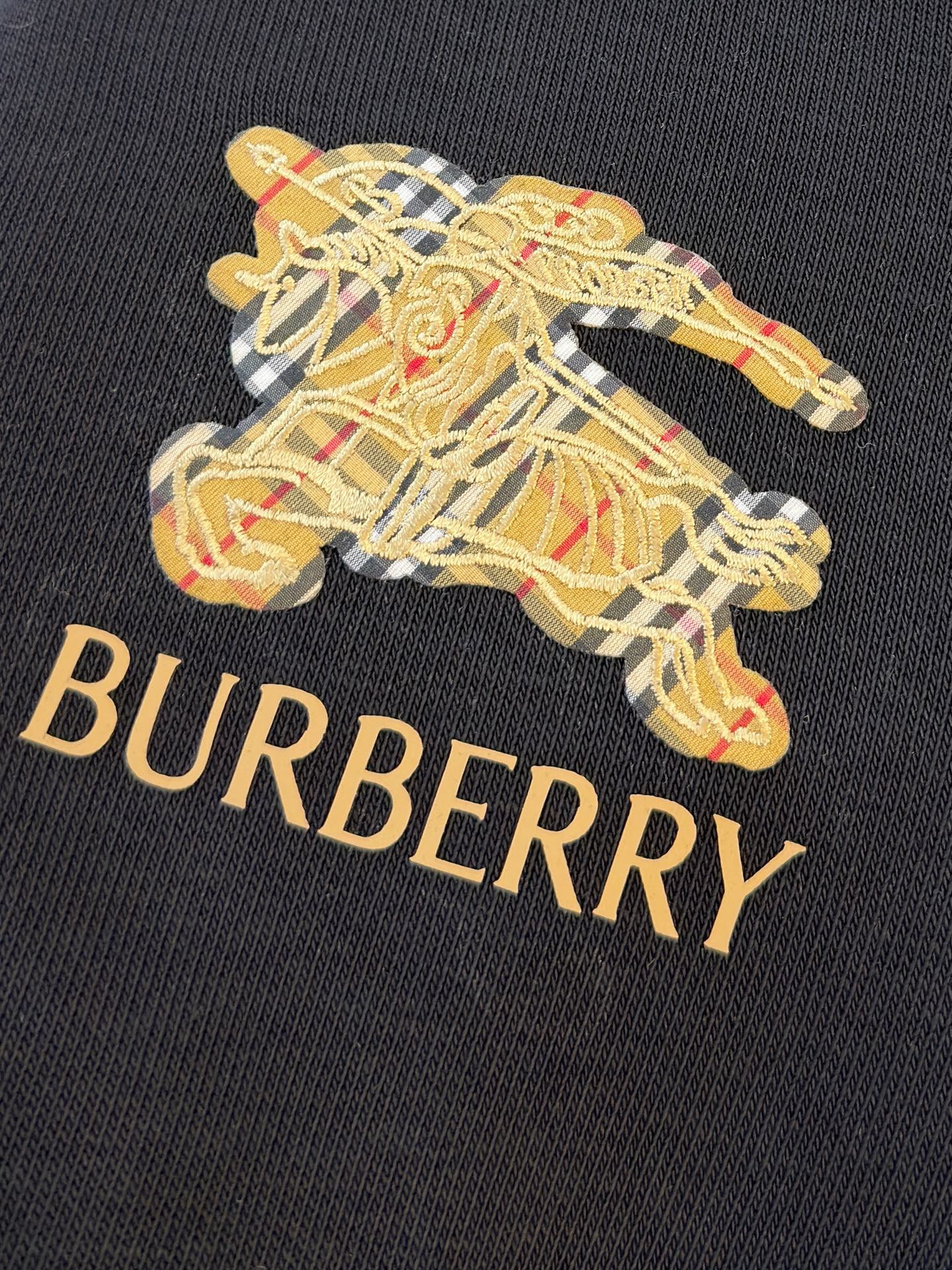 P巴宝莉2025秋冬新款专柜同款休闲空气层面料套装，透气舒适休闲！高级感满满！细节精致高档，做工无可挑剔