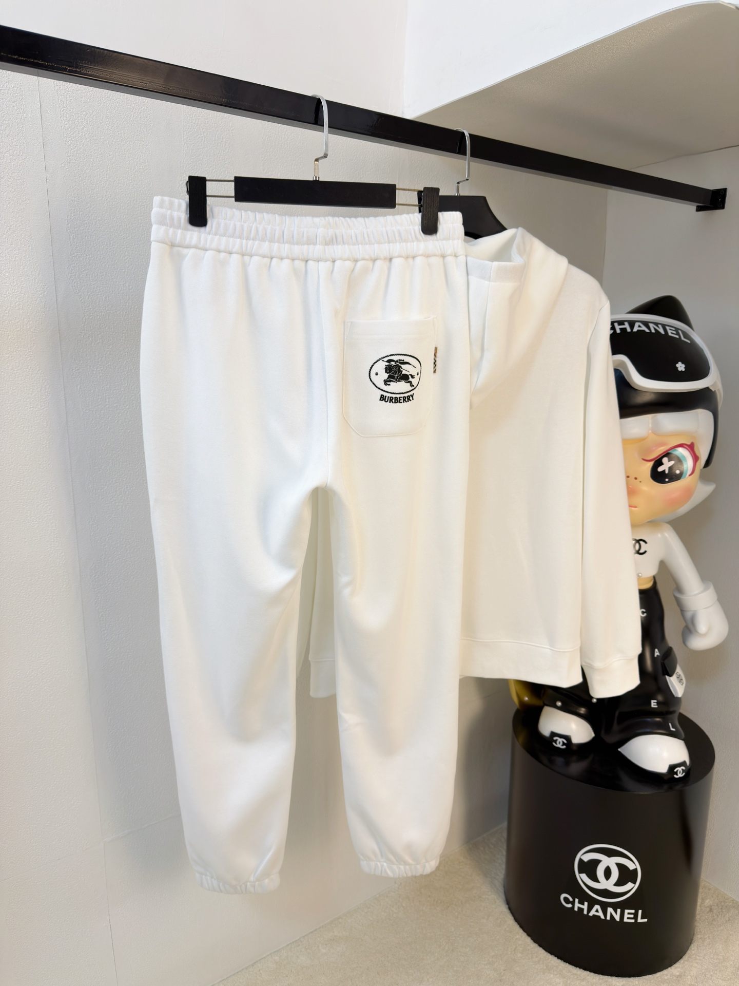 P巴宝莉2025秋冬新款专柜同款休闲空气层面料套装，透气舒适休闲！高级感满满！细节精致高档，做工无可挑剔