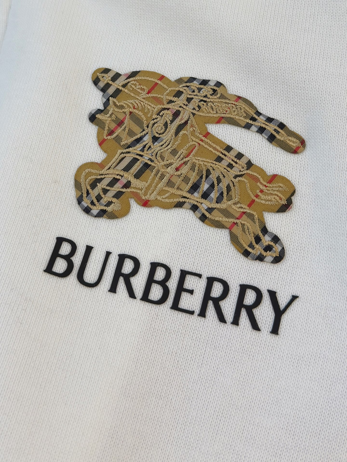 P巴宝莉2025秋冬新款专柜同款休闲空气层面料套装，透气舒适休闲！高级感满满！细节精致高档，做工无可挑剔