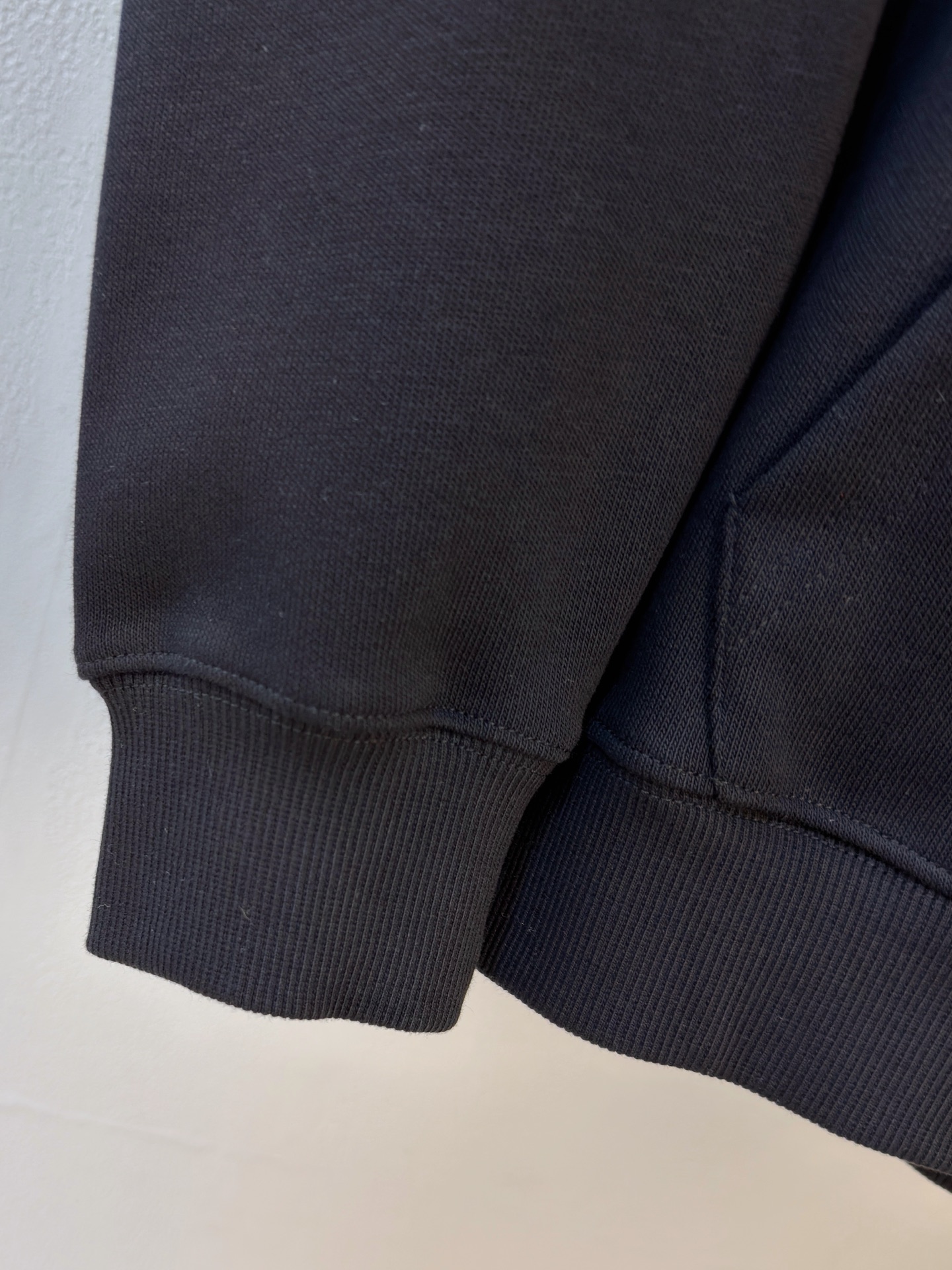 P罗意威2025秋冬新款专柜同款休闲空气层面料套装，透气舒适休闲！高级感满满！细节精致高档，做工无可挑剔