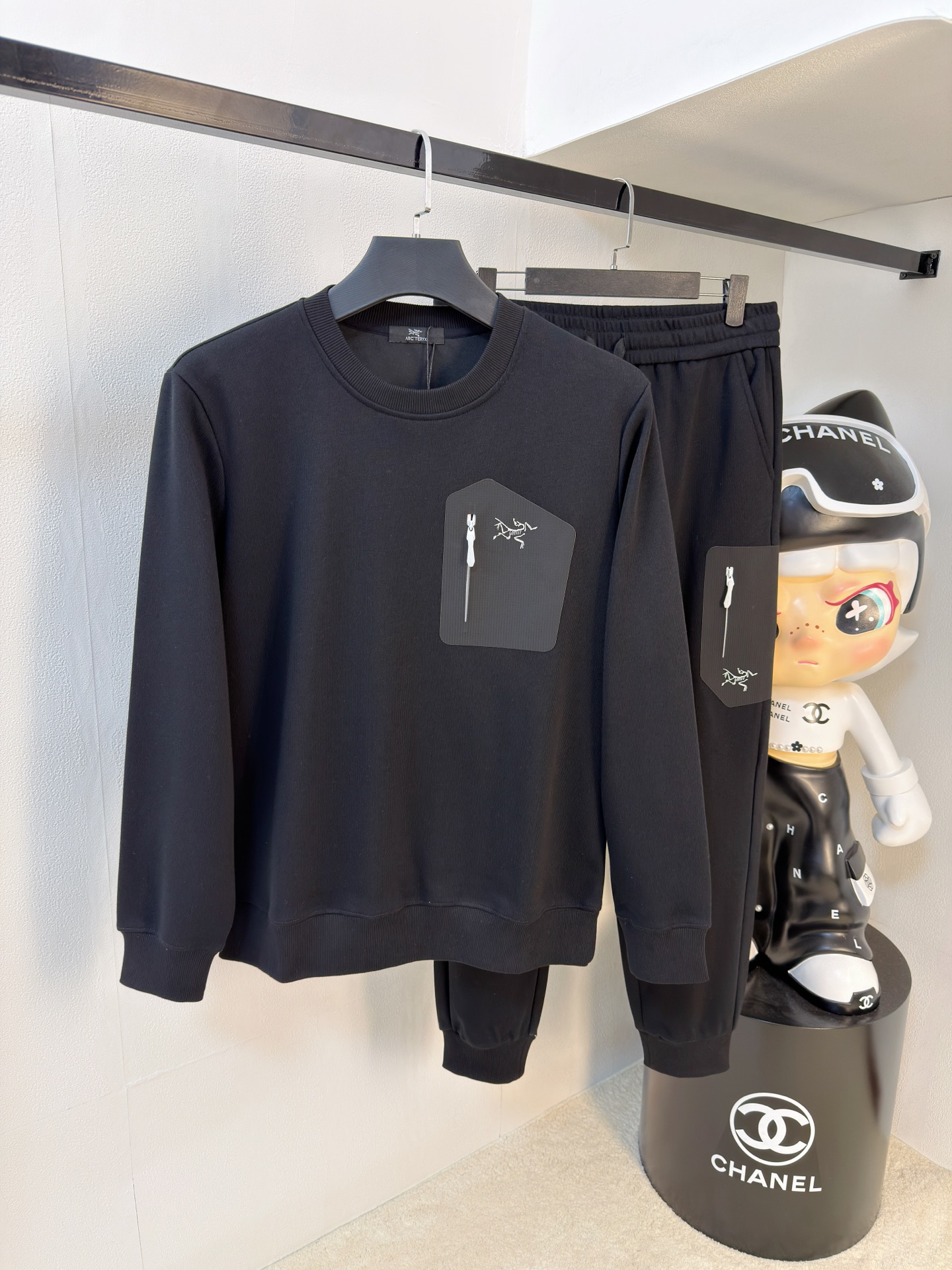 P始祖鸟2025秋冬新款专柜同款休闲空气层面料套装，透气舒适休闲！高级感满满！细节精致高档，做工无可挑剔