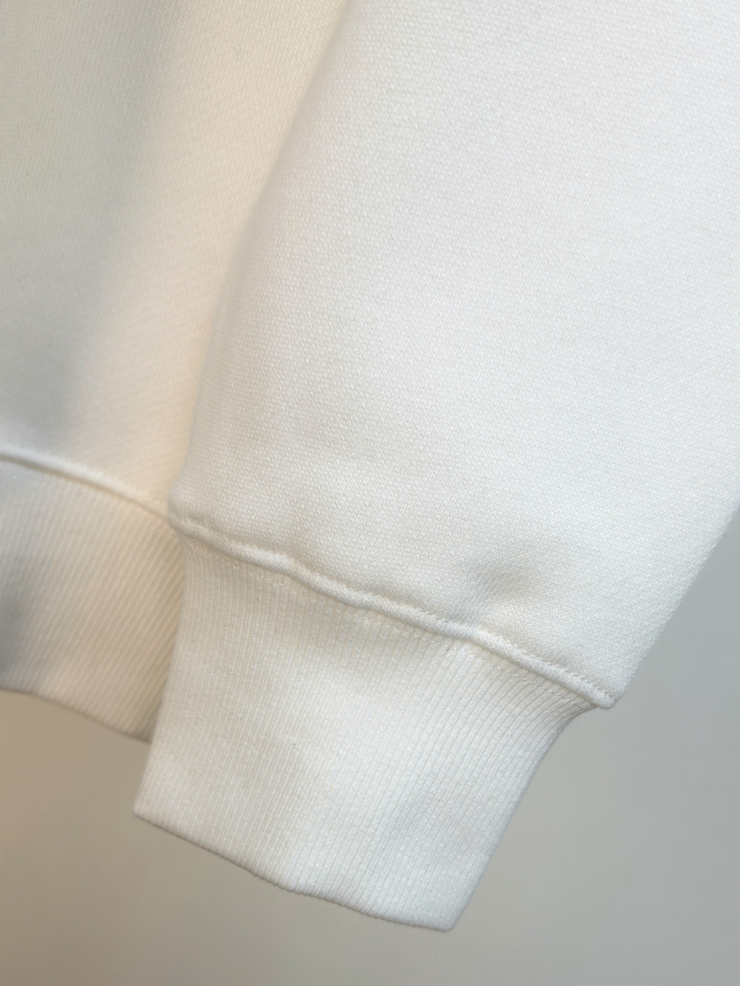 P迪奥25SS【新品】最新最顶级版本精美工艺圆领卫衣，最顶级的品质专柜原单套头衫，顶级制作工艺进口面料，