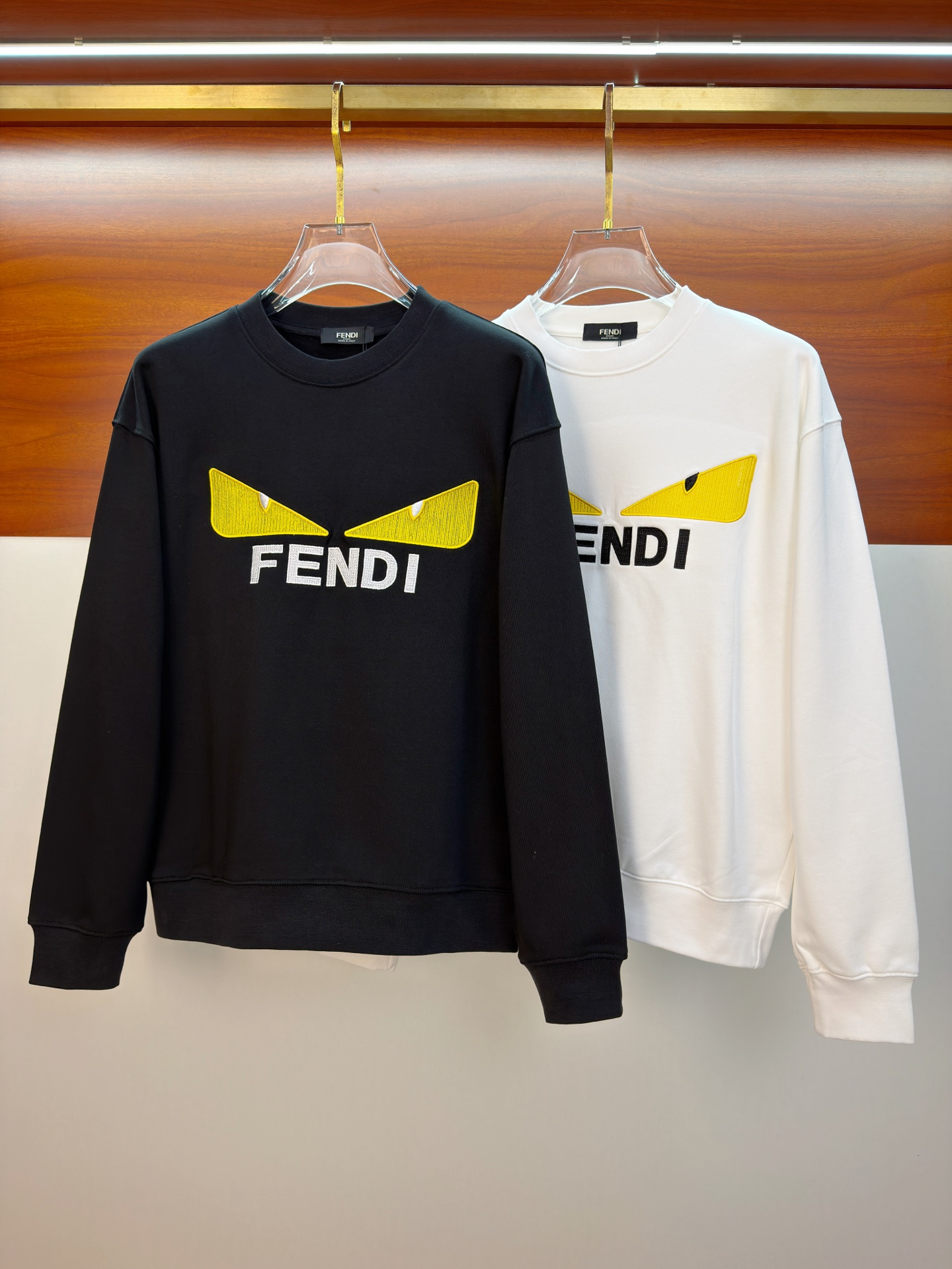 P芬迪25SS【新品】最新最顶级版本精美工艺圆领卫衣，最顶级的品质专柜原单套头衫，顶级制作工艺进口面料，