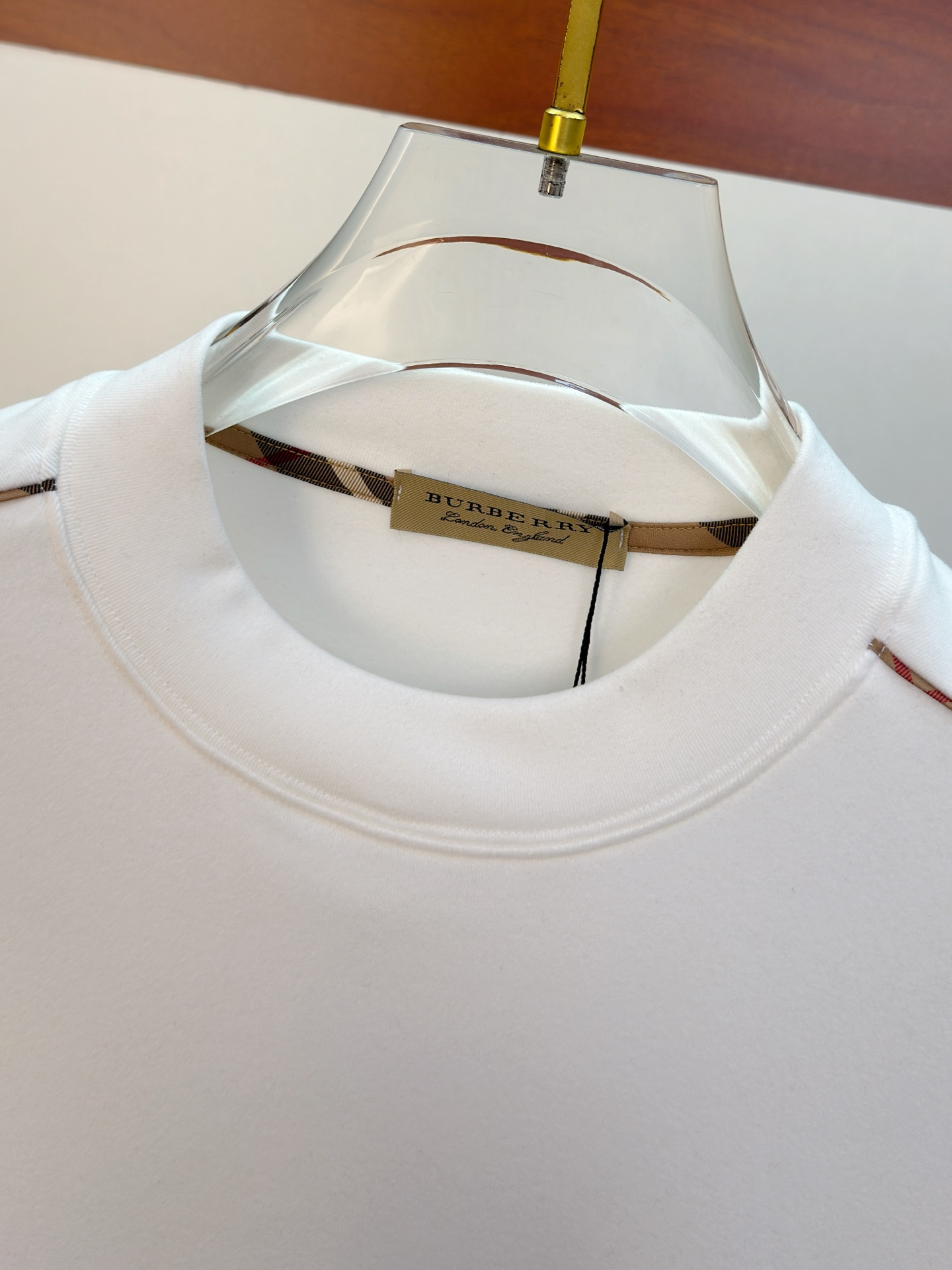 P巴宝莉25SS【新品】最新最顶级版本精美工艺圆领卫衣，最顶级的品质专柜原单套头衫，顶级制作工艺进口面料