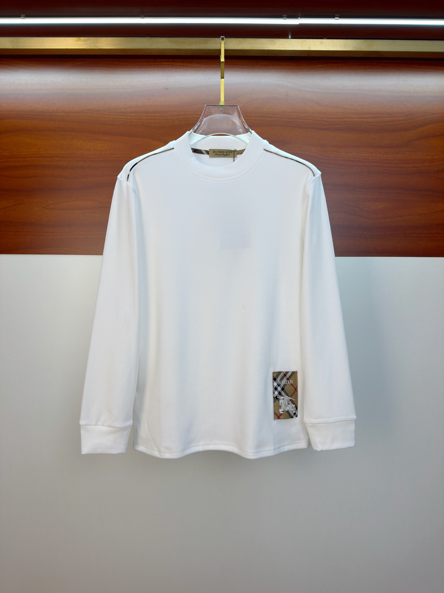 P巴宝莉25SS【新品】最新最顶级版本精美工艺圆领卫衣，最顶级的品质专柜原单套头衫，顶级制作工艺进口面料