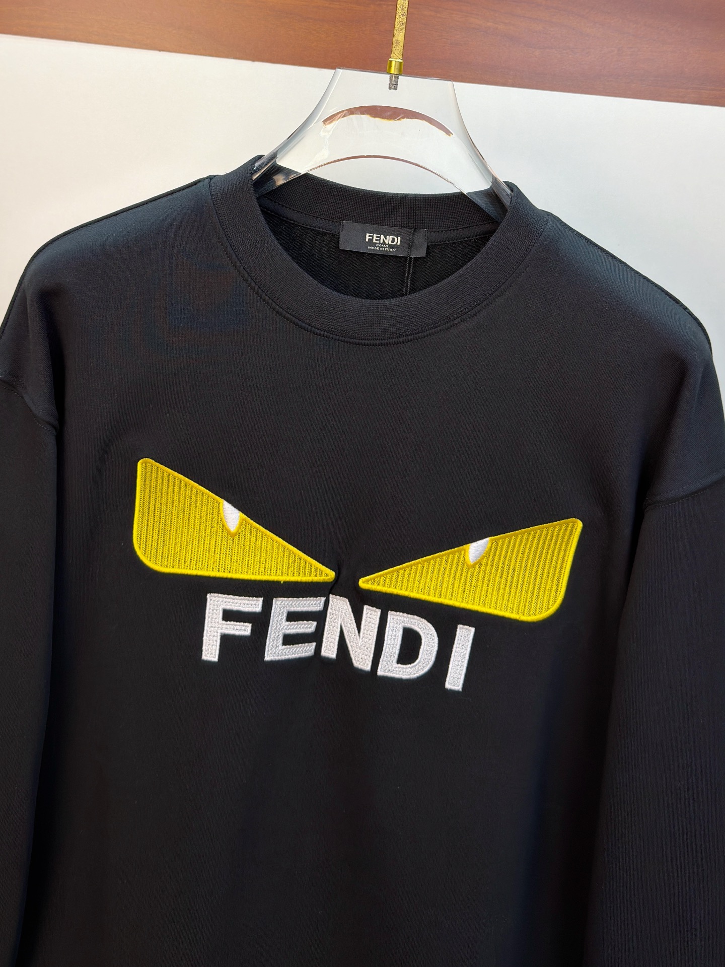 P芬迪25SS【新品】最新最顶级版本精美工艺圆领卫衣，最顶级的品质专柜原单套头衫，顶级制作工艺进口面料，