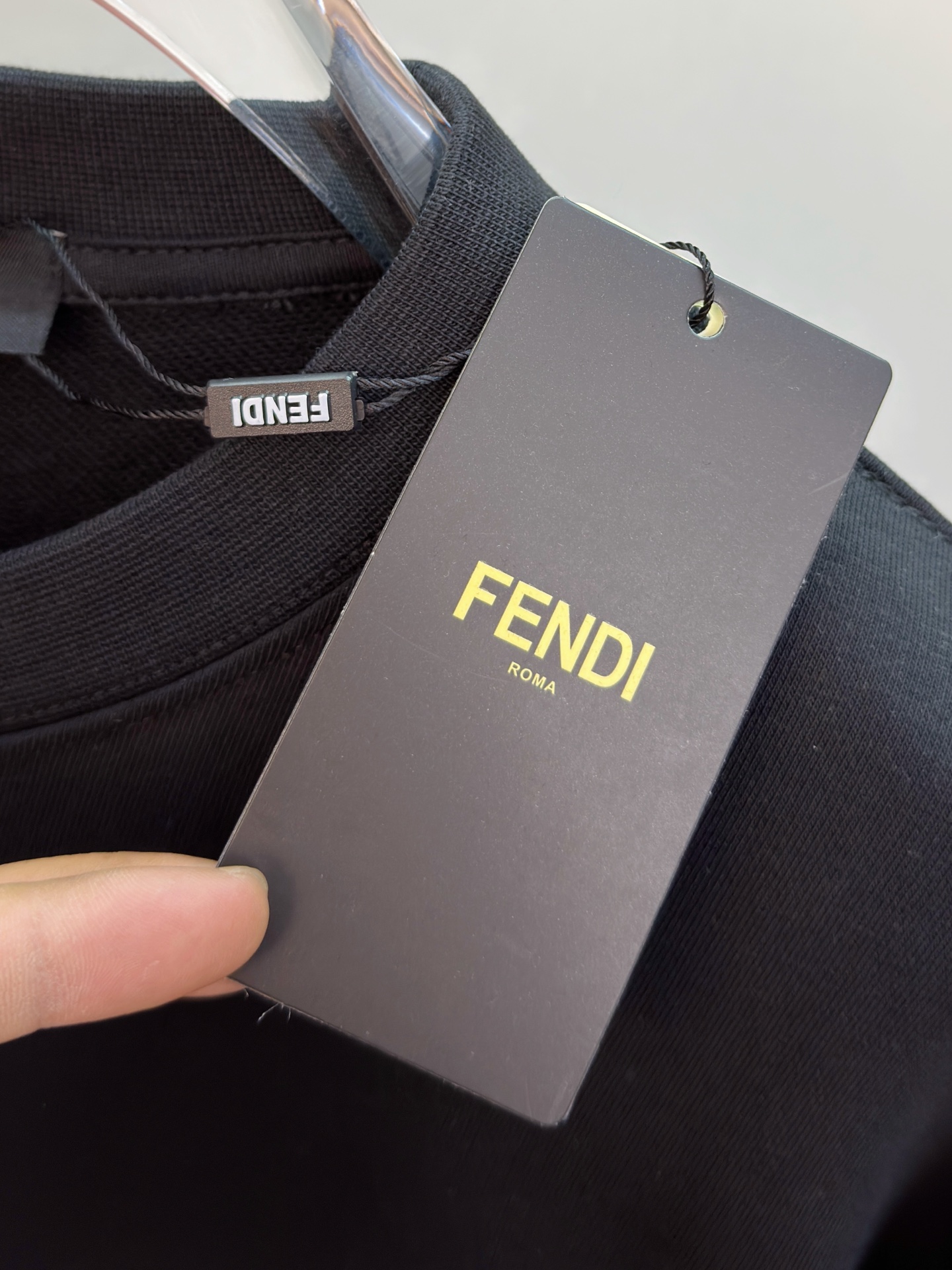 P芬迪25SS【新品】最新最顶级版本精美工艺圆领卫衣，最顶级的品质专柜原单套头衫，顶级制作工艺进口面料，