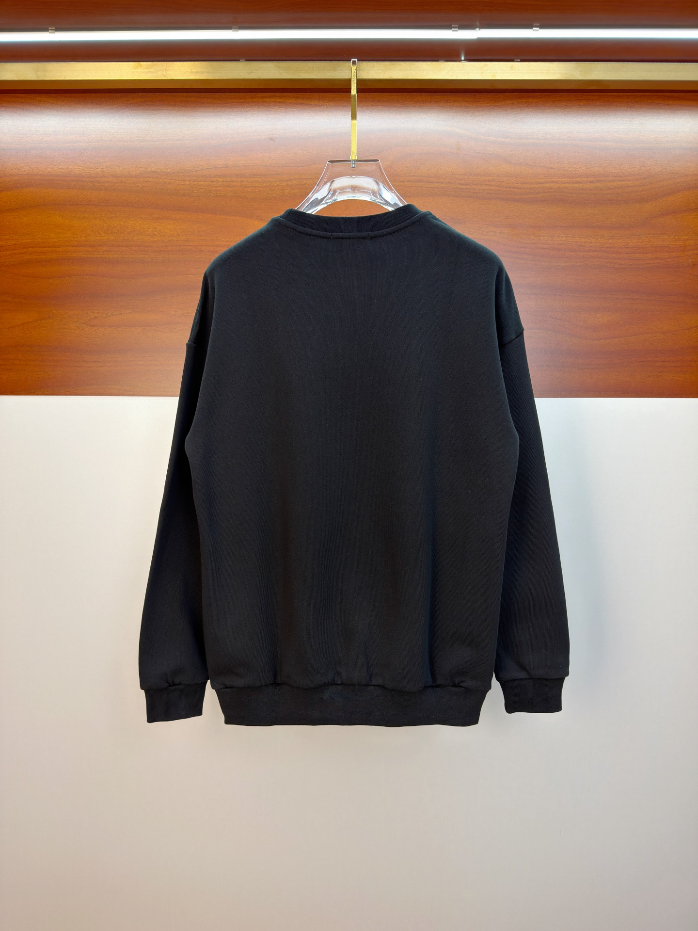 P芬迪25SS【新品】最新最顶级版本精美工艺圆领卫衣，最顶级的品质专柜原单套头衫，顶级制作工艺进口面料，