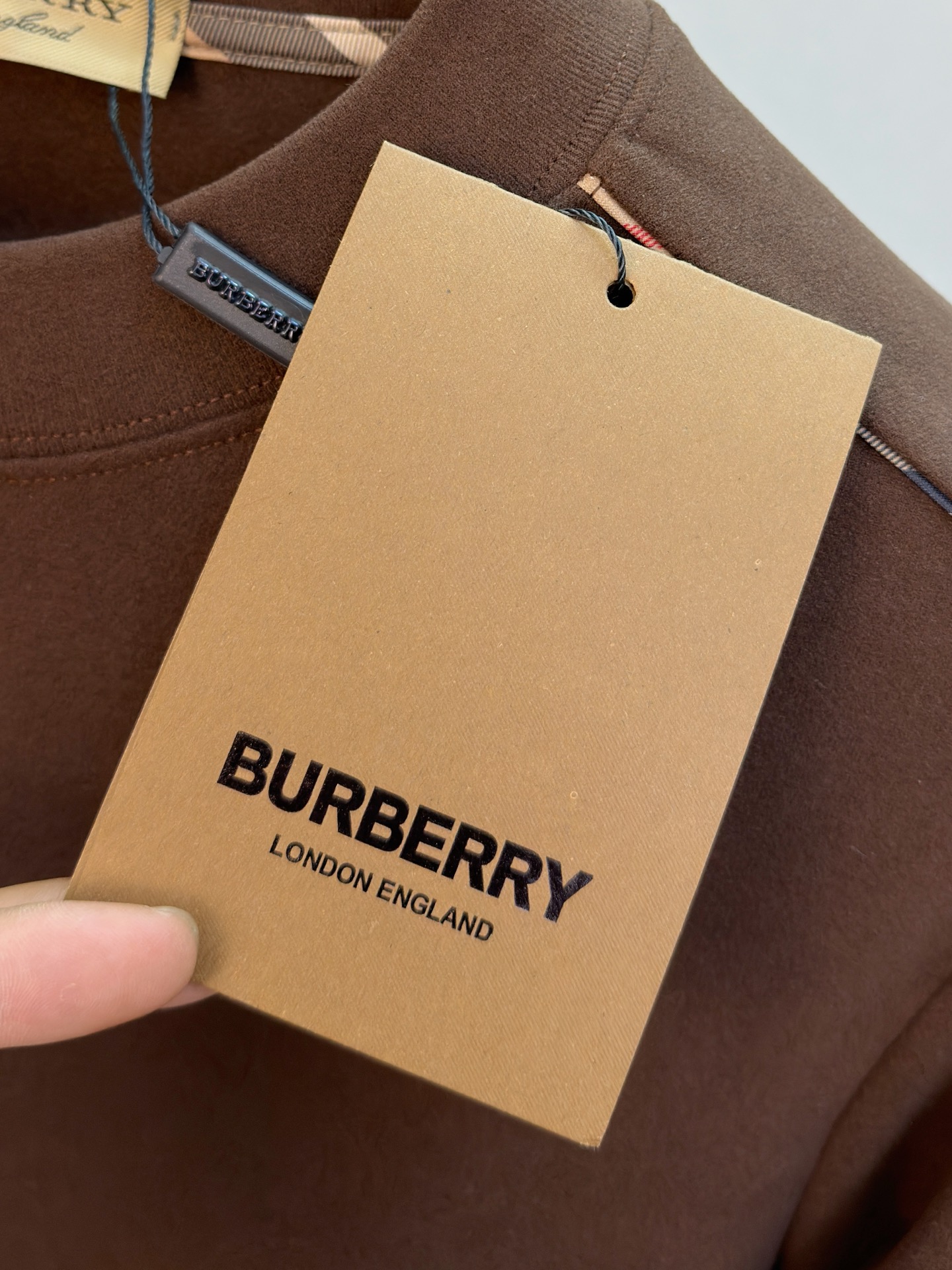 P巴宝莉25SS【新品】最新最顶级版本精美工艺圆领卫衣，最顶级的品质专柜原单套头衫，顶级制作工艺进口面料