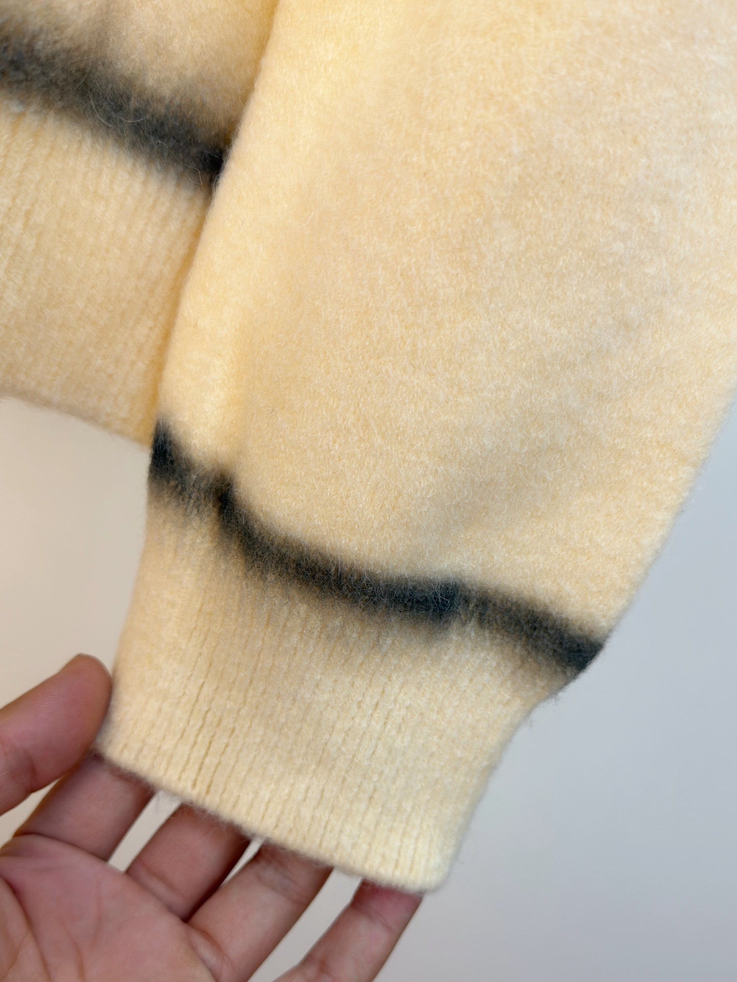 P罗意威25SS【新品】最新最顶级版本精美工艺圆领卫衣，最顶级的品质专柜原单套头衫，顶级制作工艺进口面料