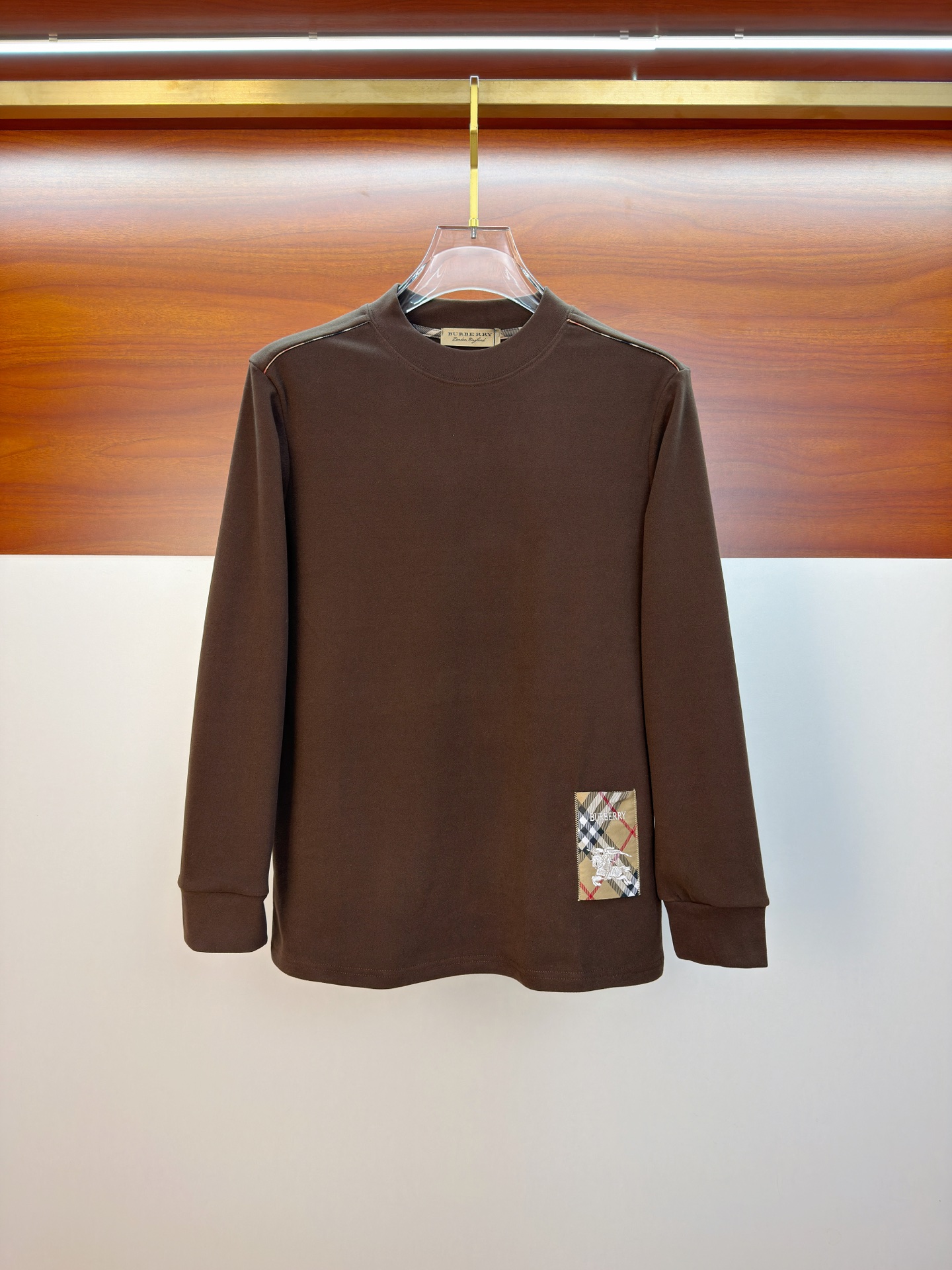 P巴宝莉25SS【新品】最新最顶级版本精美工艺圆领卫衣，最顶级的品质专柜原单套头衫，顶级制作工艺进口面料